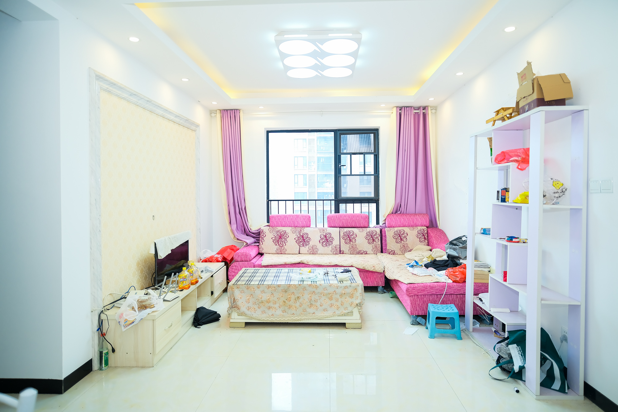 三一街区 2室1厅1卫 51.68万 三一街区 2室1厅1卫 51.68万客厅