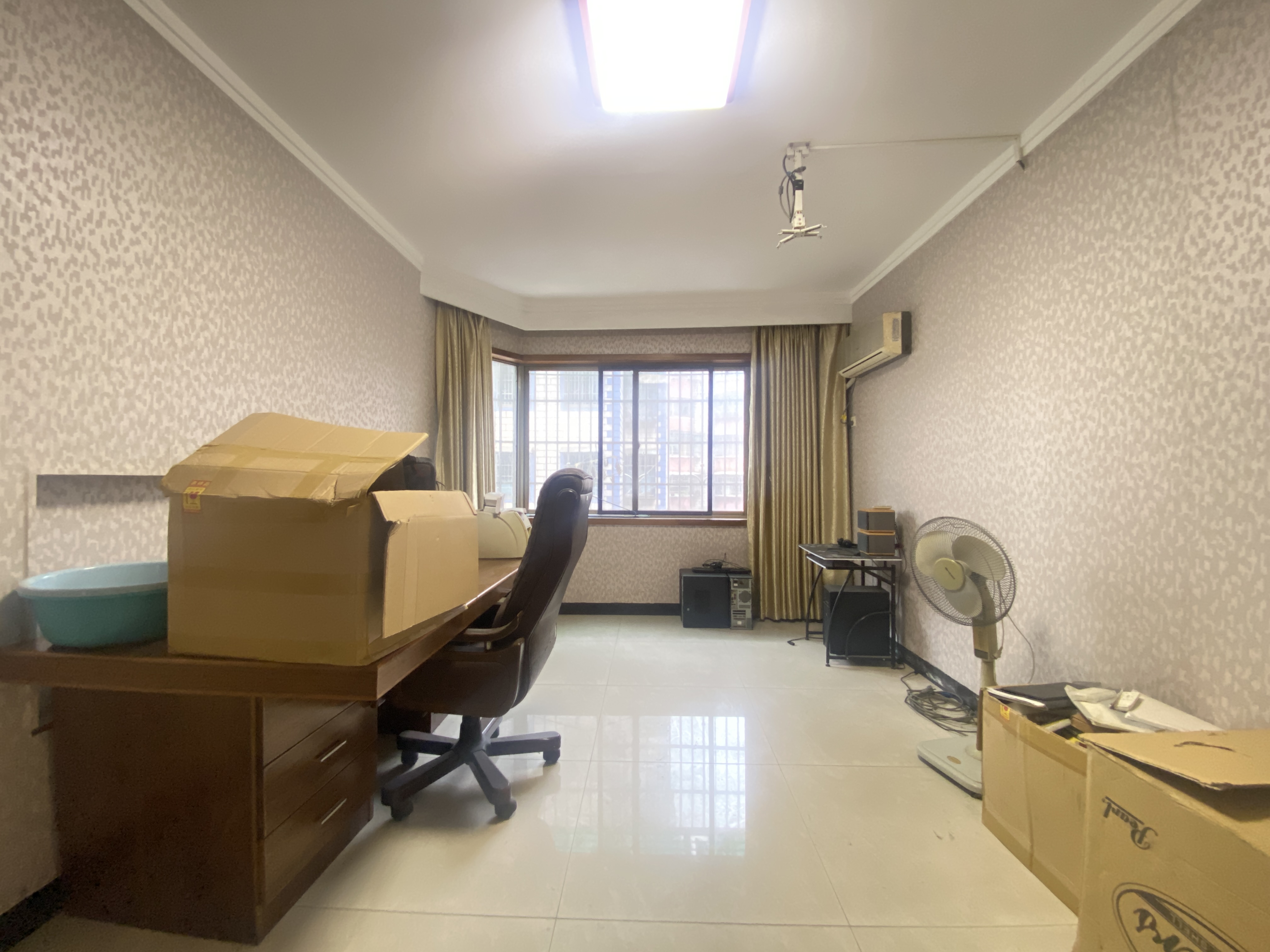 株洲华苑小区  4室2厅2卫   79.80万 株洲华苑小区  4室2厅2卫   79.80万室内图