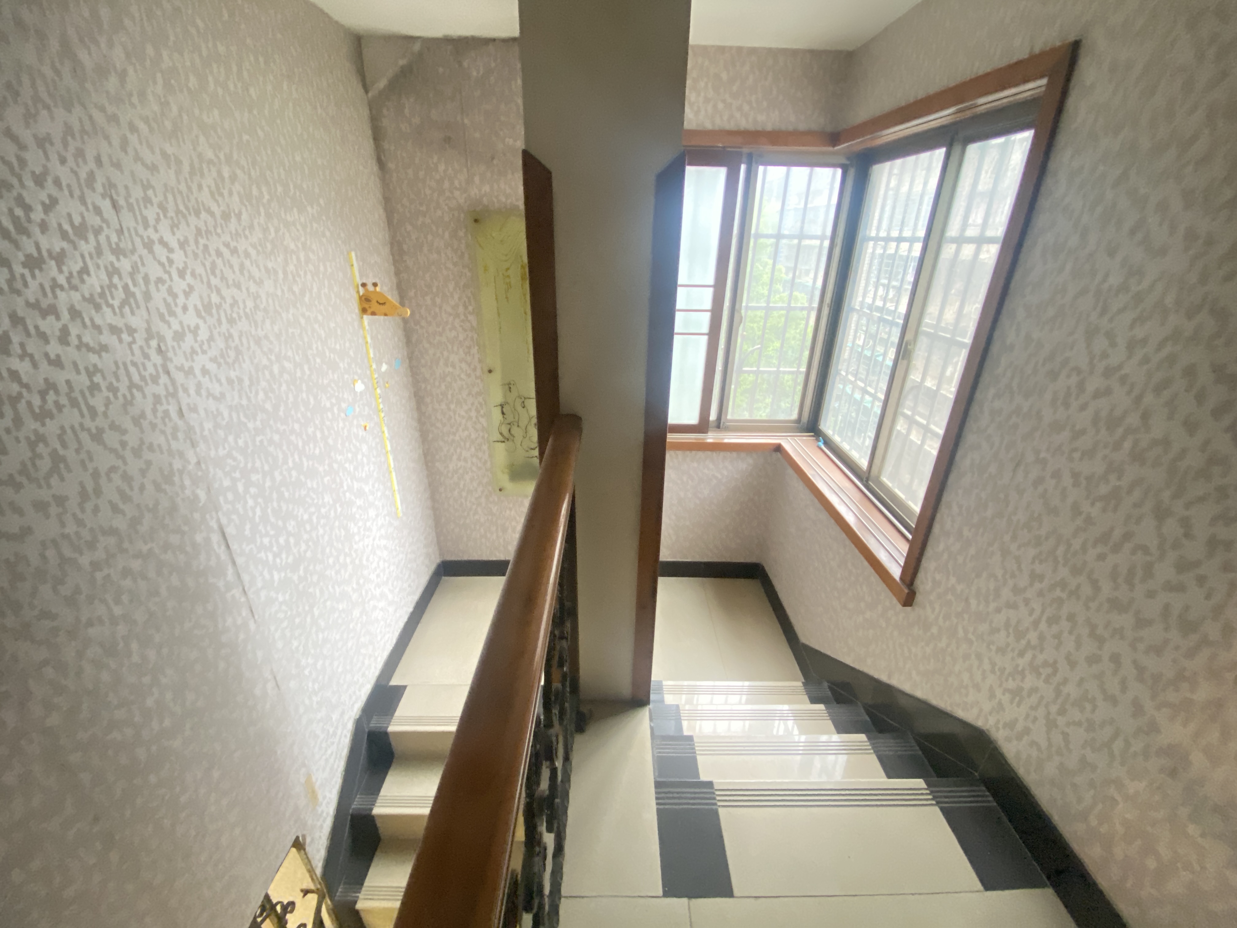 株洲华苑小区  4室2厅2卫   79.80万 株洲华苑小区  4室2厅2卫   79.80万室内图