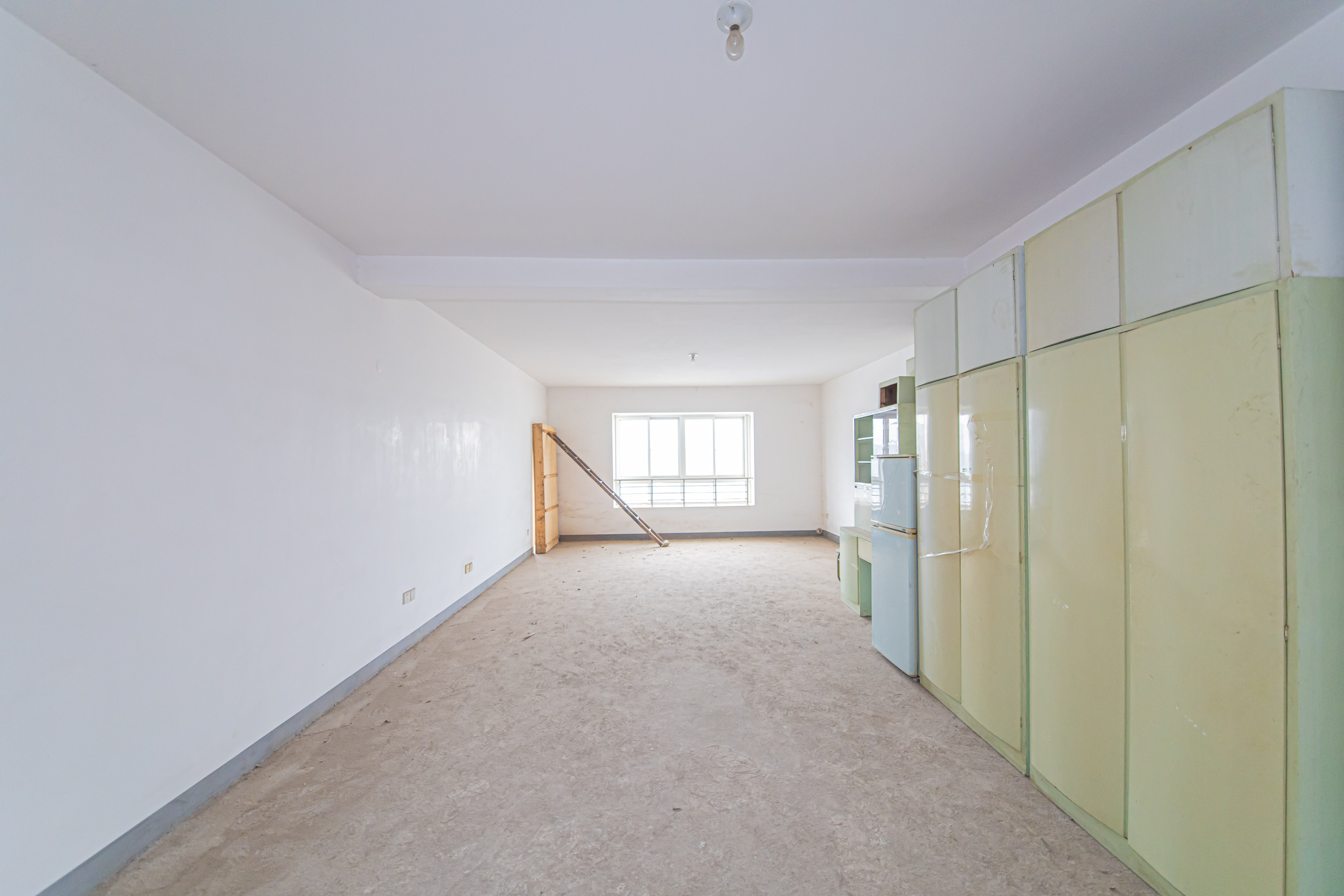 盛湘家园  4室2厅2卫   129.00万 盛湘家园  4室2厅2卫   129.00万客厅