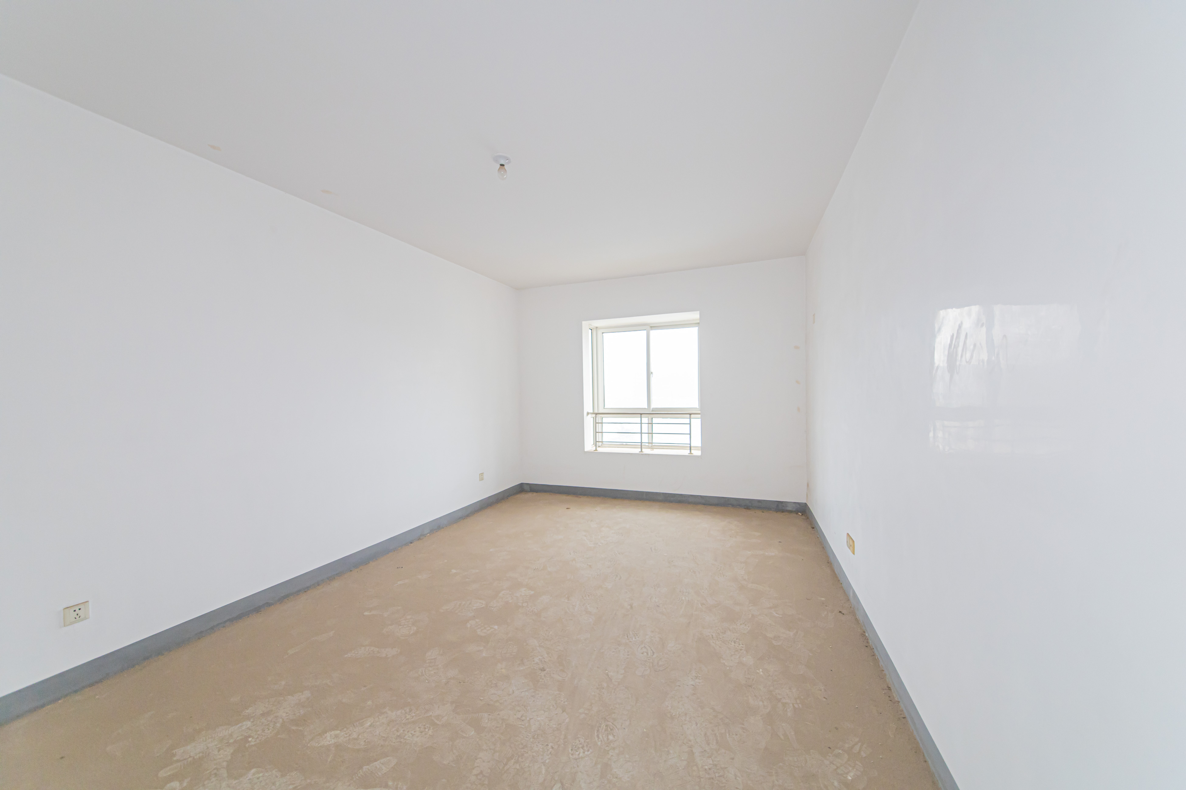 盛湘家园  4室2厅2卫   129.00万 盛湘家园  4室2厅2卫   129.00万卧室