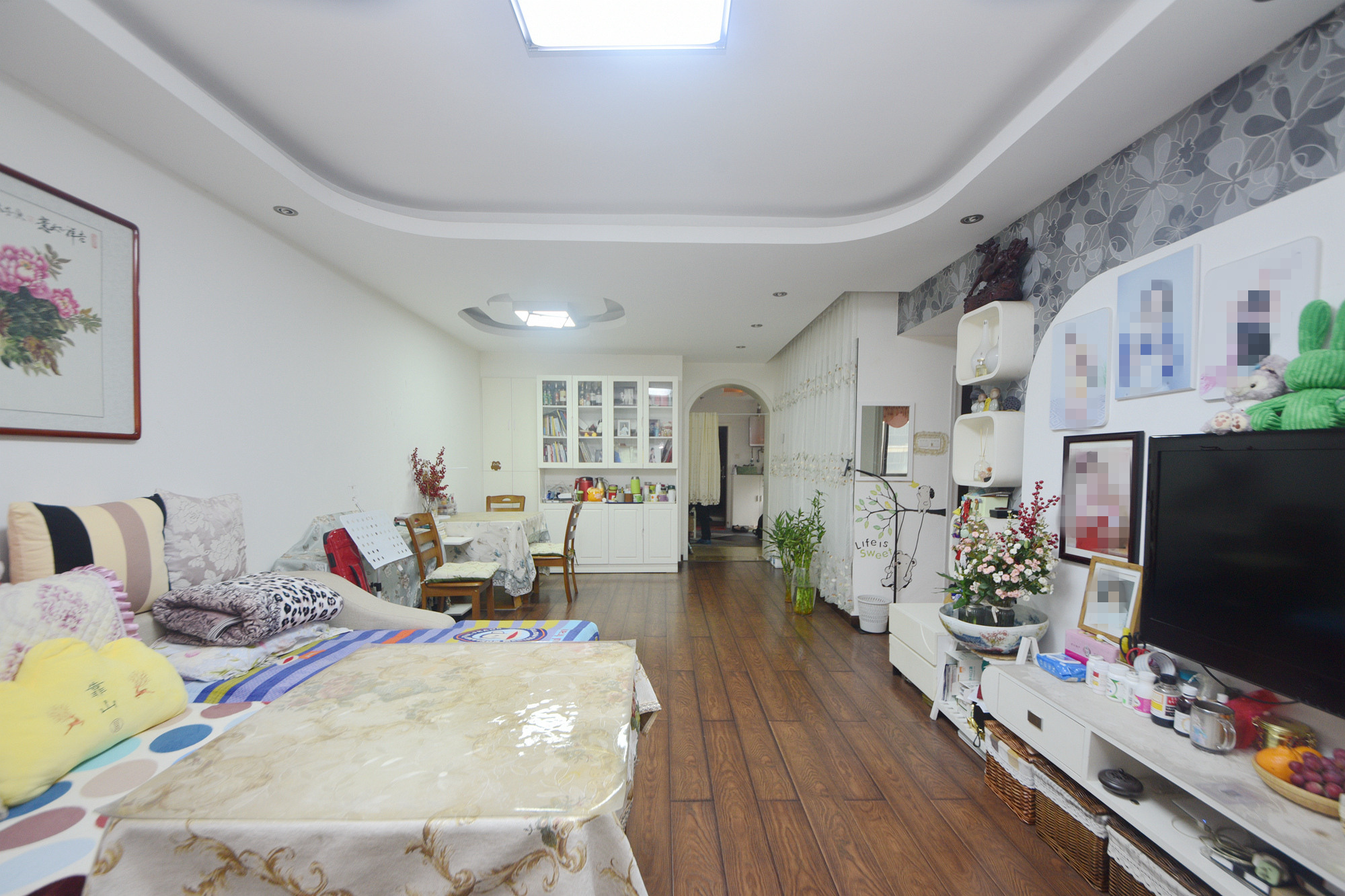 钱隆樽品(一、二、三期)  2室2厅1卫    102.0万客厅