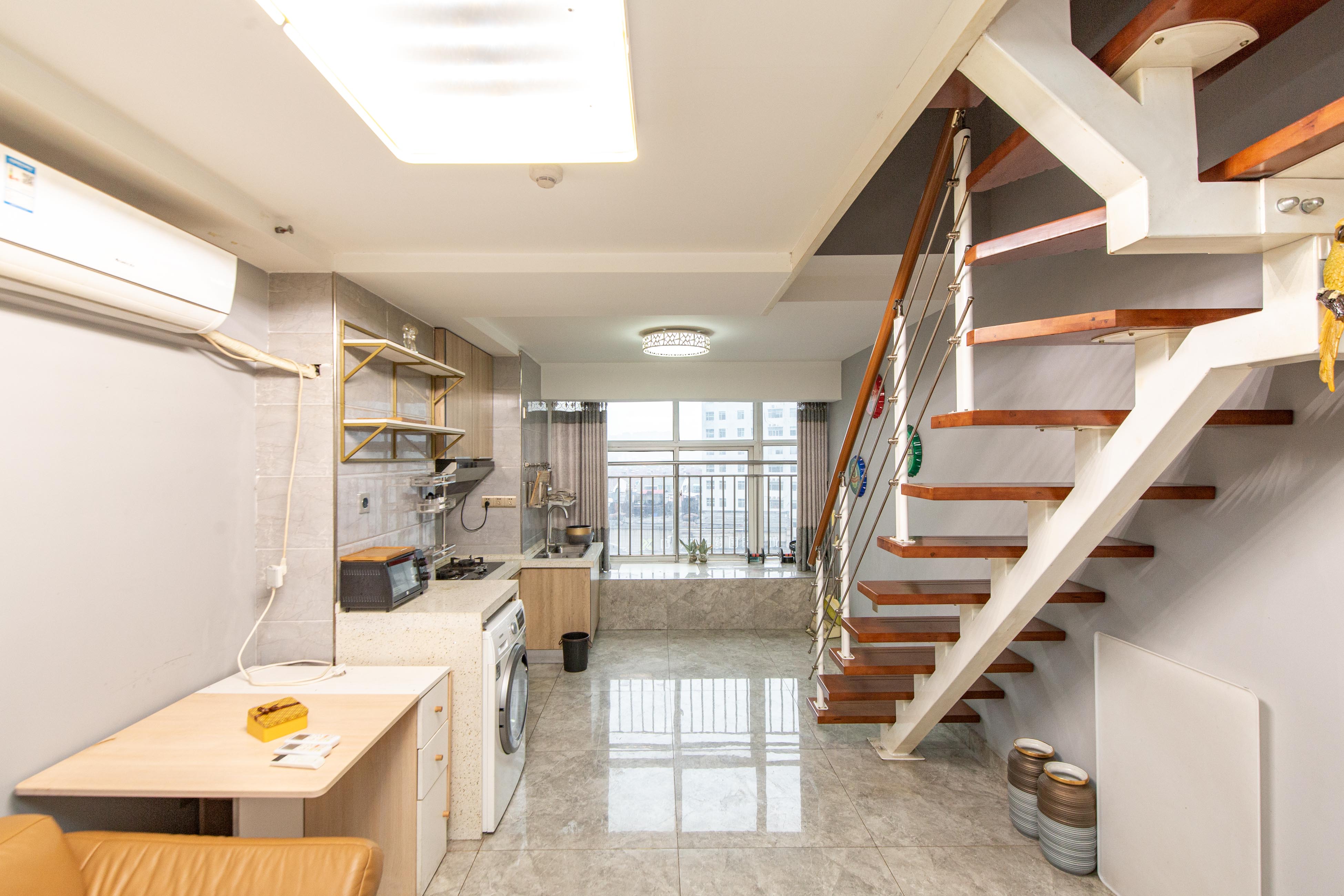 金色loft（鑫秋大厦）  2室2厅1卫   55.00万客厅