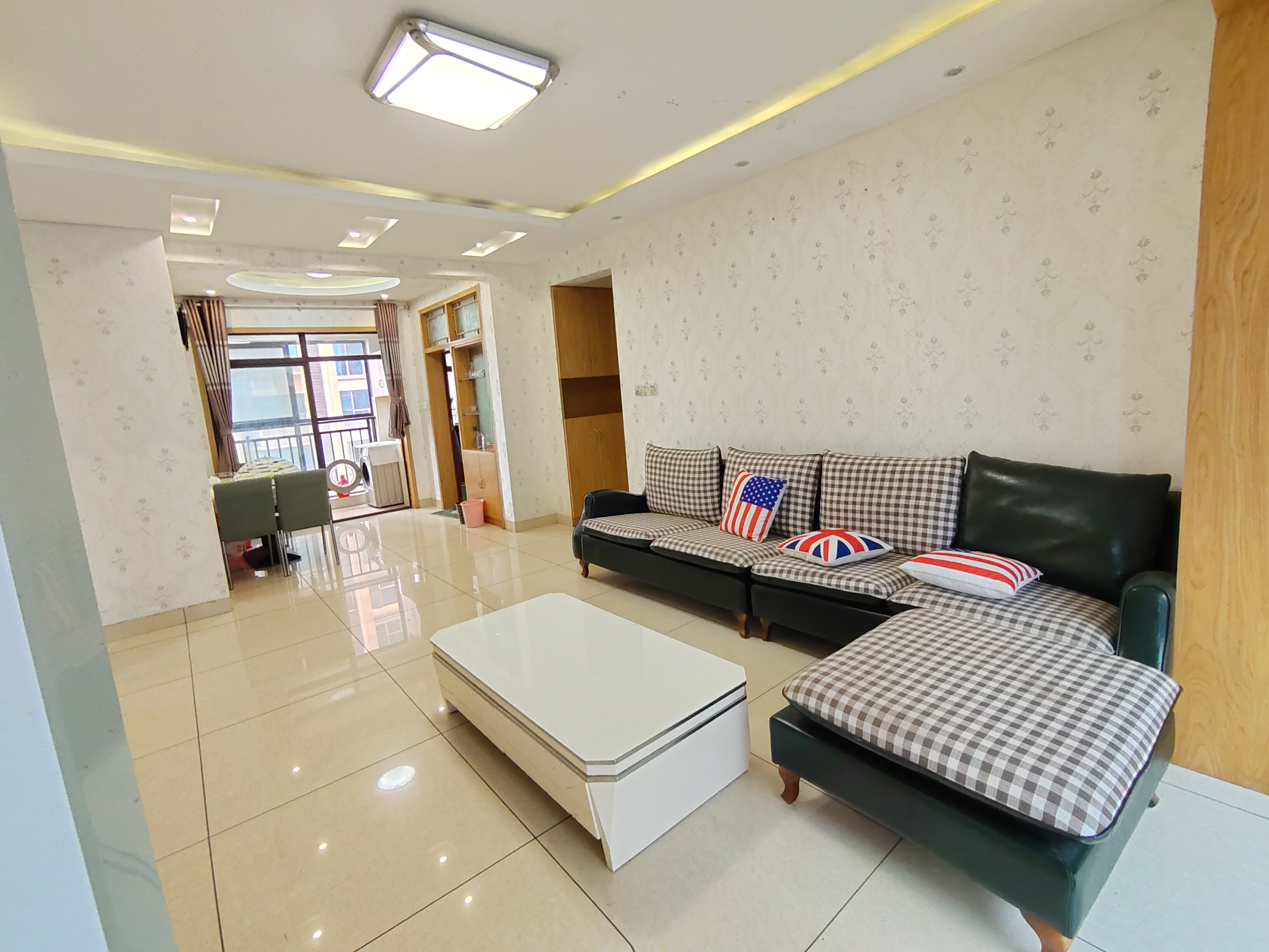 水岸花城(翠堤湾) 3室2厅2卫 56.00万 水岸花城(翠堤湾) 3室2厅2卫 56.00万室内图