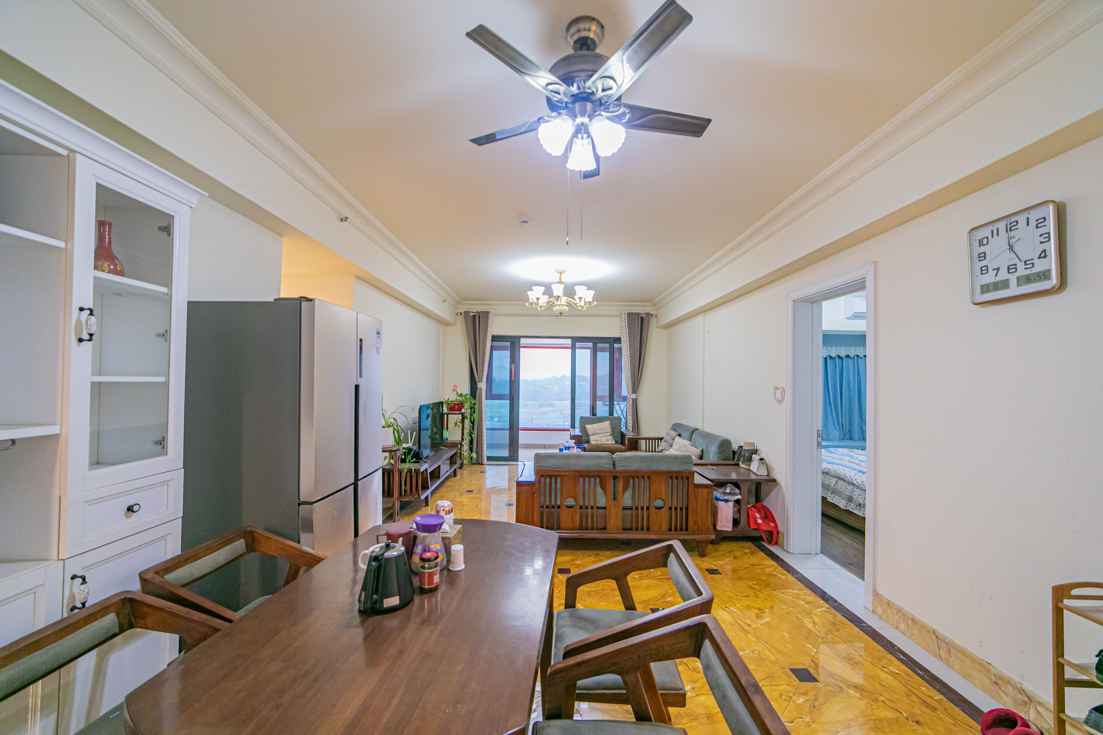 碧桂园威尼斯城 4室2厅2卫 131.00万 碧桂园威尼斯城 4室2厅2卫 131.00万客厅