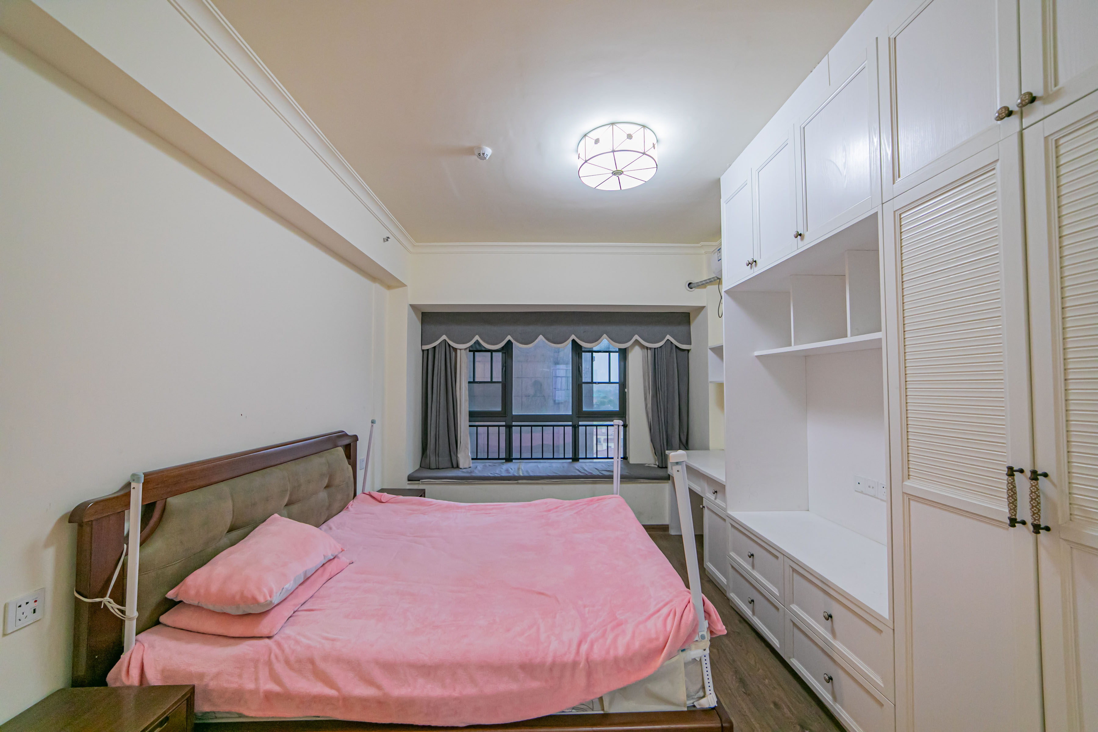 碧桂园威尼斯城 4室2厅2卫 131.00万 碧桂园威尼斯城 4室2厅2卫 131.00万卧室