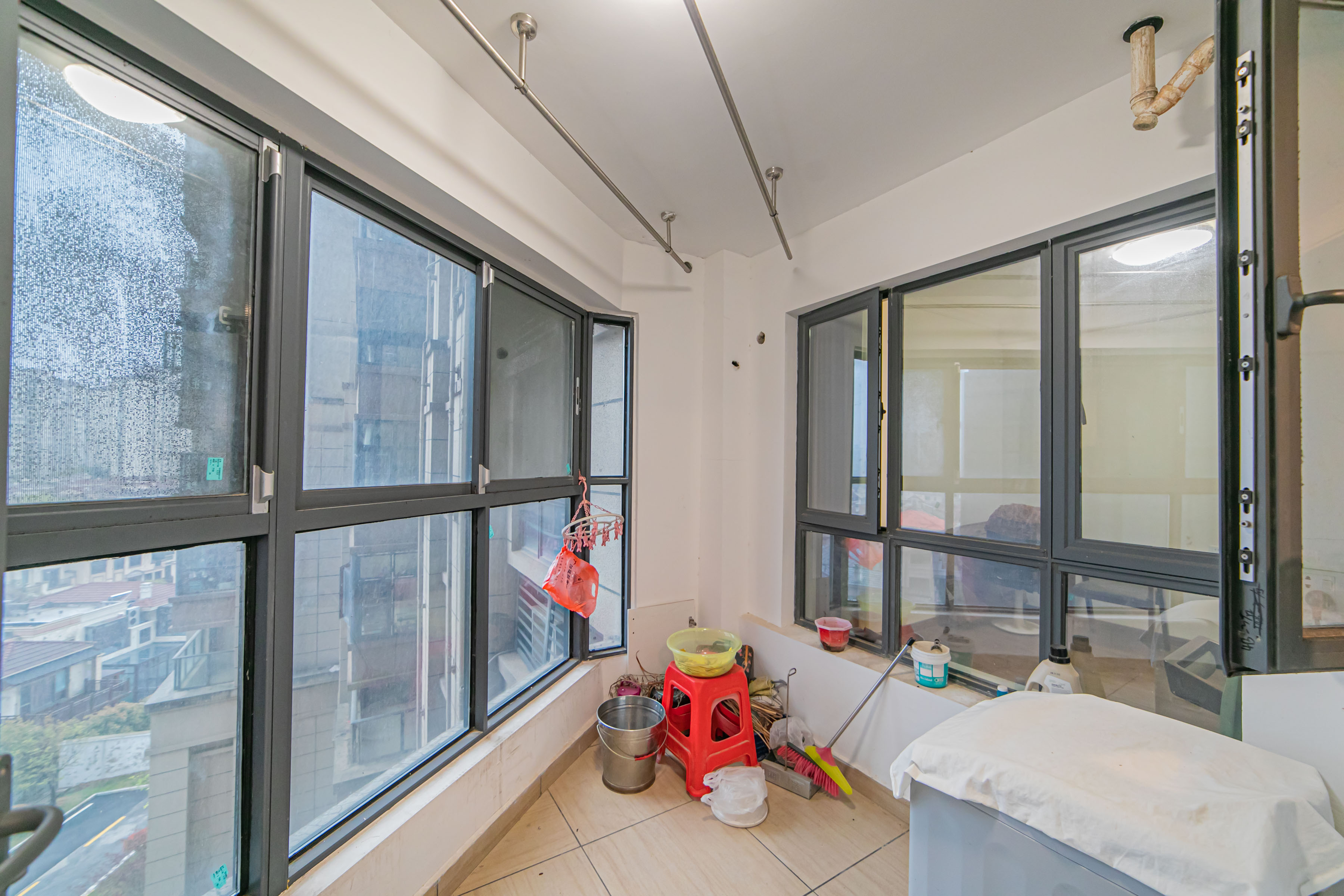 碧桂园威尼斯城 4室2厅2卫 131.00万 碧桂园威尼斯城 4室2厅2卫 131.00万阳台