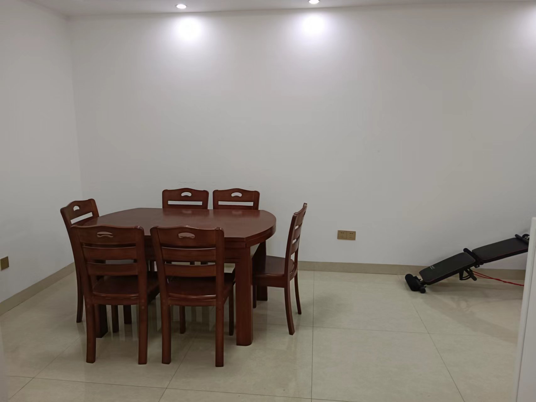 万达湖公馆 2室2厅1卫 2600.00元/月 万达湖公馆 2室2厅1卫 2600.00元/月户型图