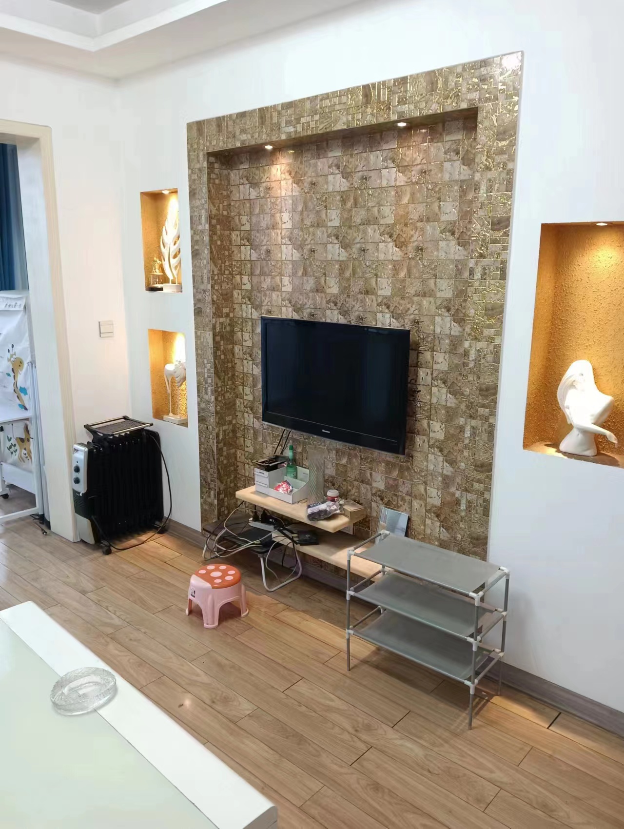 书香名邸一期  1室1厅1卫    1200.0元/月 书香名邸一期  1室1厅1卫    1200.0元/月室内图1