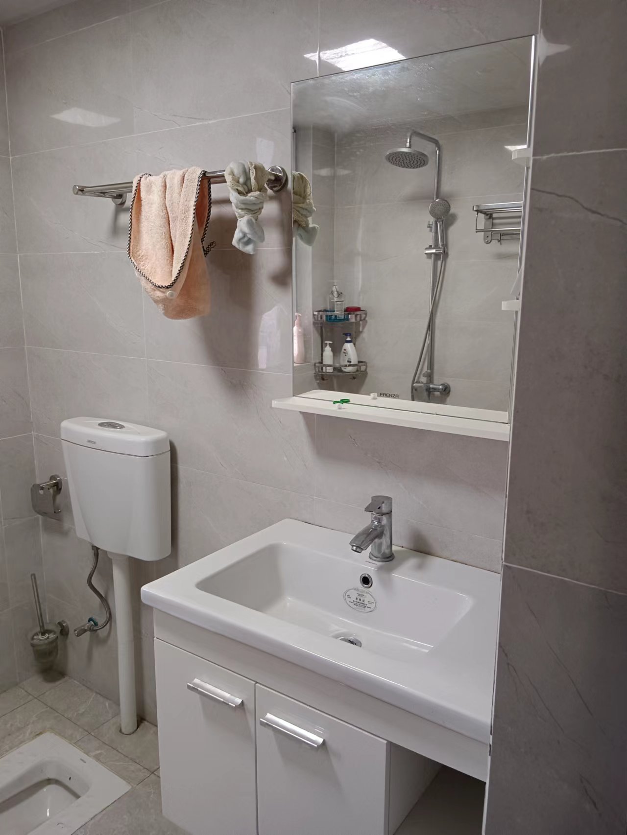 万达湖公馆 2室2厅1卫 2600.00元/月 万达湖公馆 2室2厅1卫 2600.00元/月户型图