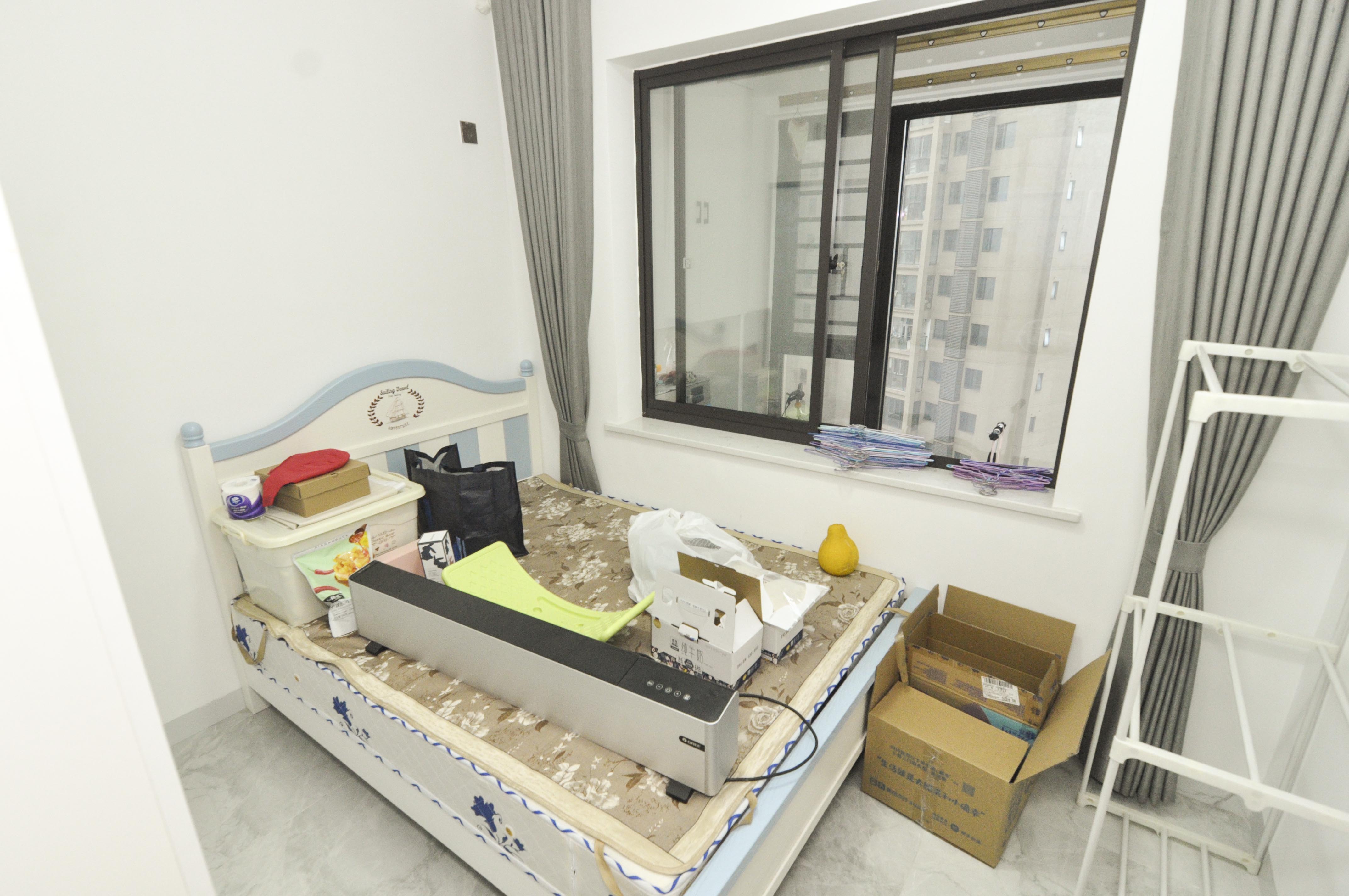 中建梅溪湖中心  4室1厅1卫   247.00万卧室