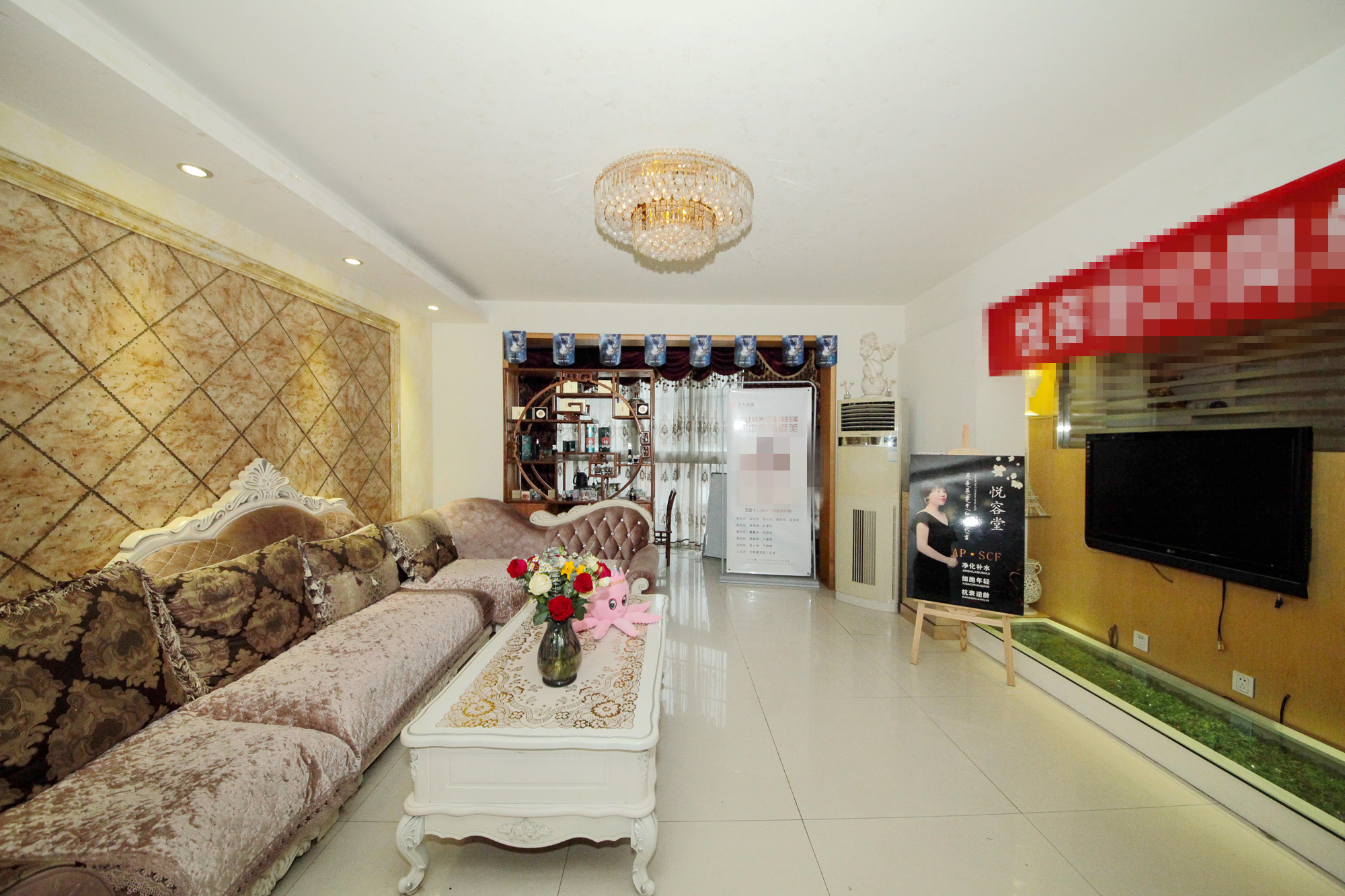 晶华美地 5室2厅2卫 148.00万 晶华美地 5室2厅2卫 148.00万客厅