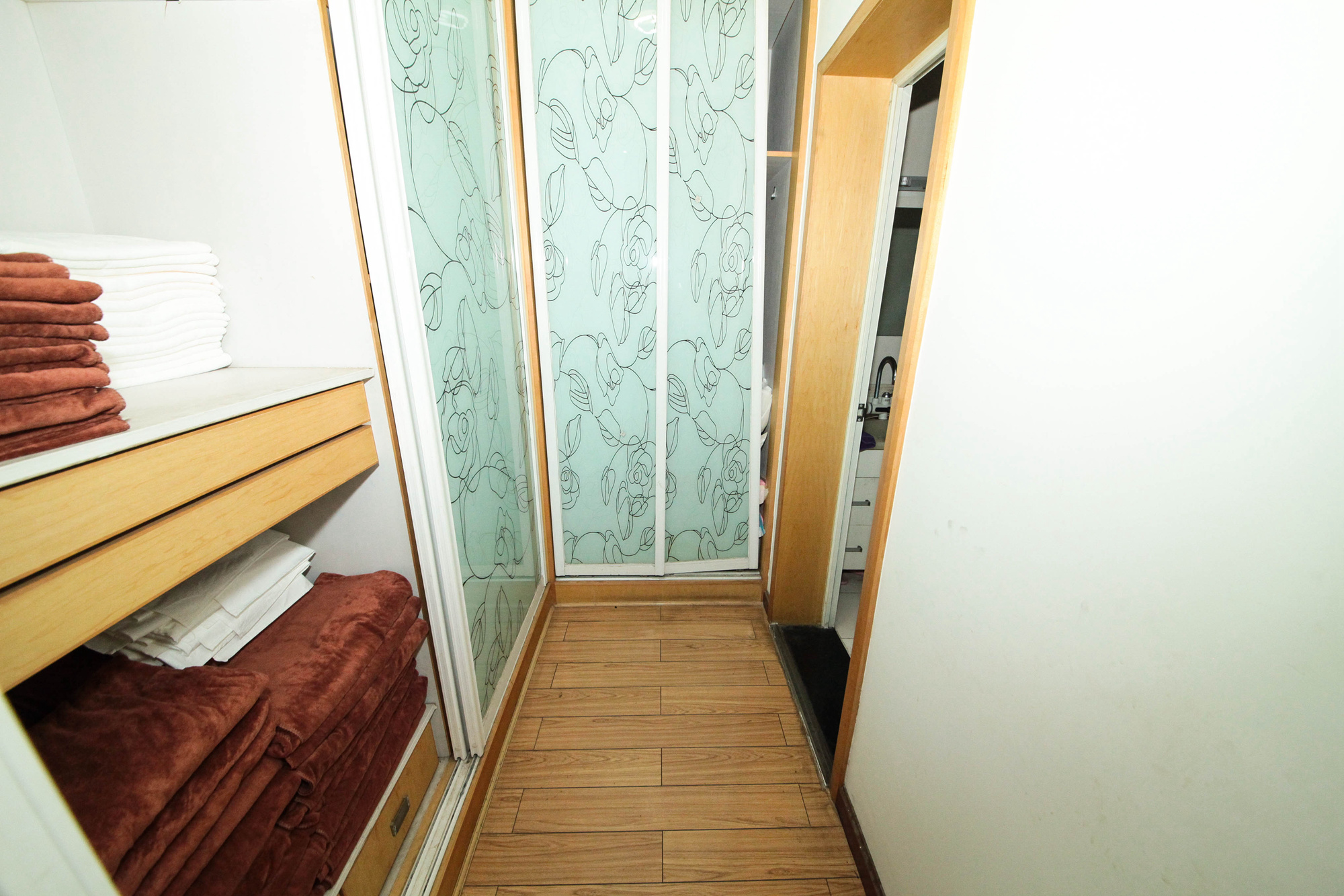 晶华美地  5室2厅2卫   148.00万其他