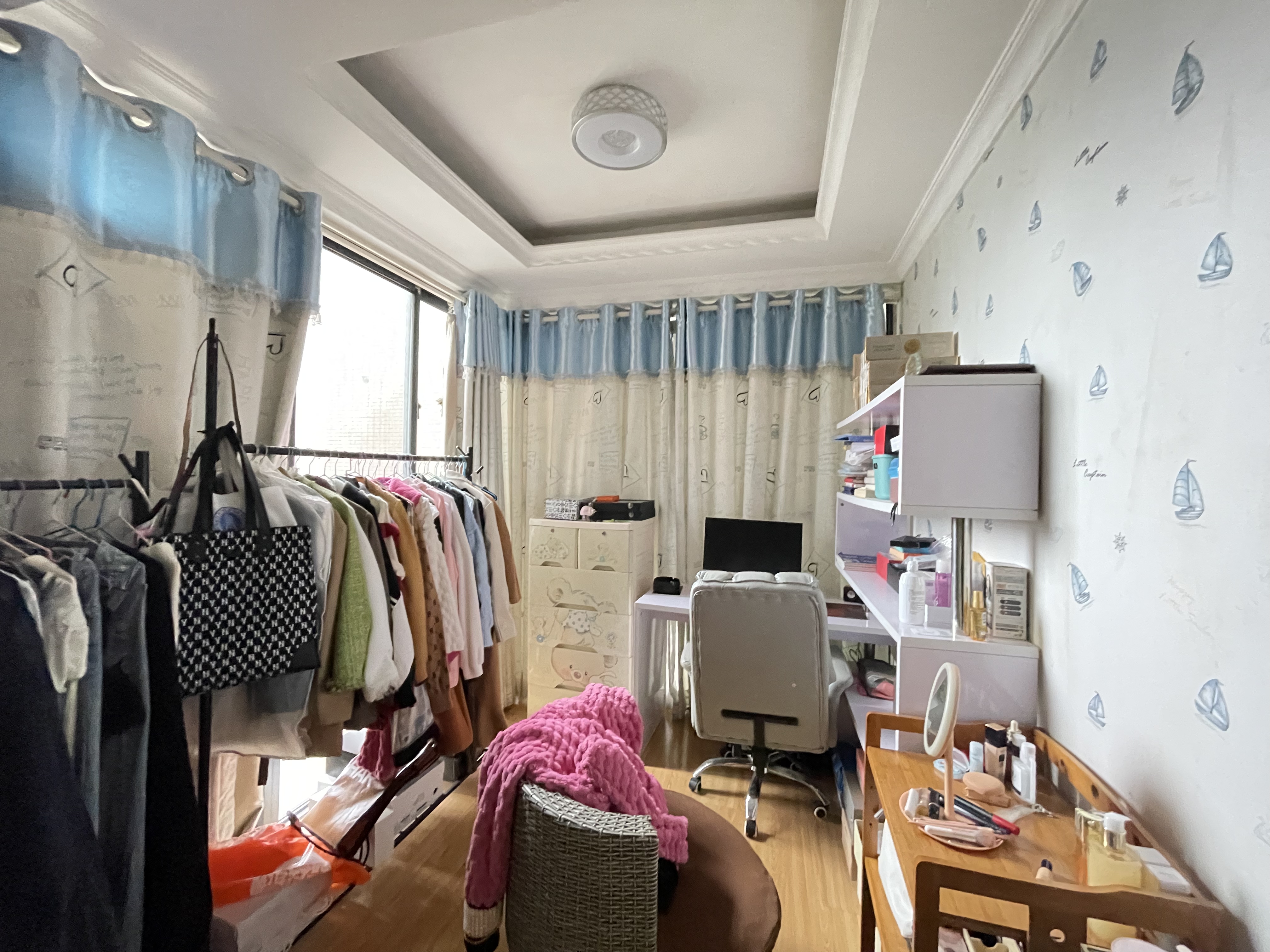 华城广场  2室2厅1卫   95.00万阳台