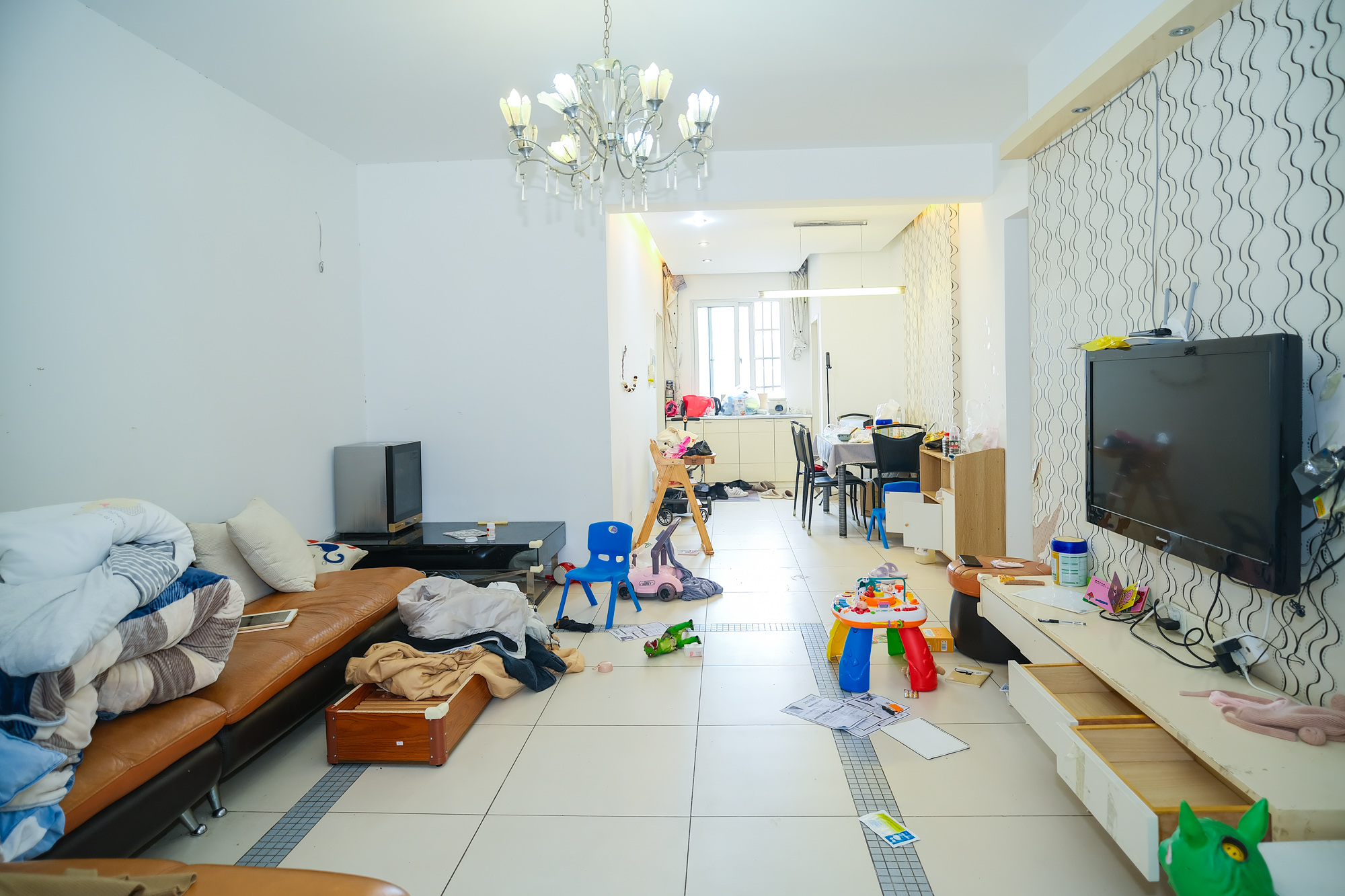 世景华庭 2室2厅1卫 68.00万 世景华庭 2室2厅1卫 68.00万客厅