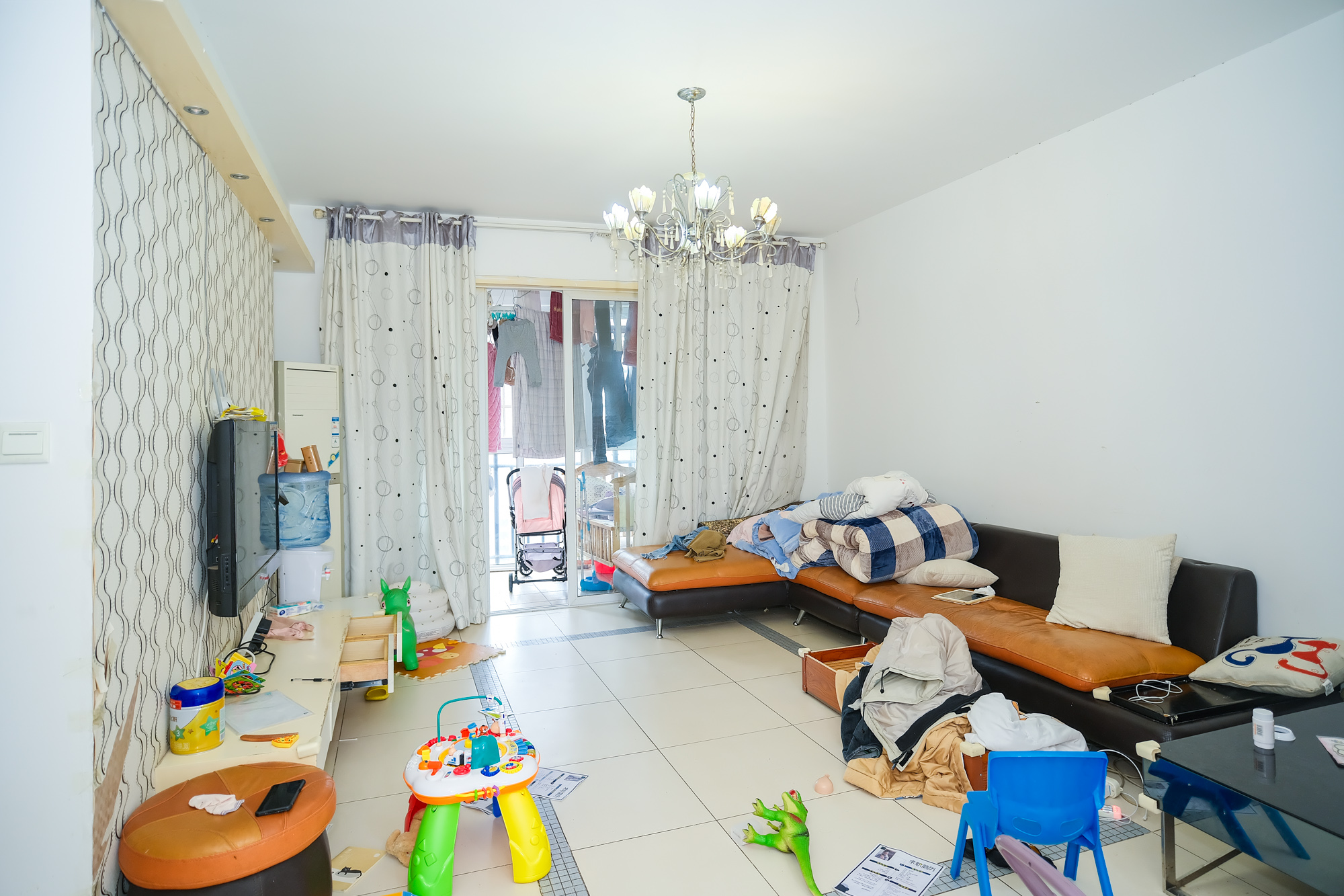 世景华庭 2室2厅1卫 68.00万 世景华庭 2室2厅1卫 68.00万客厅