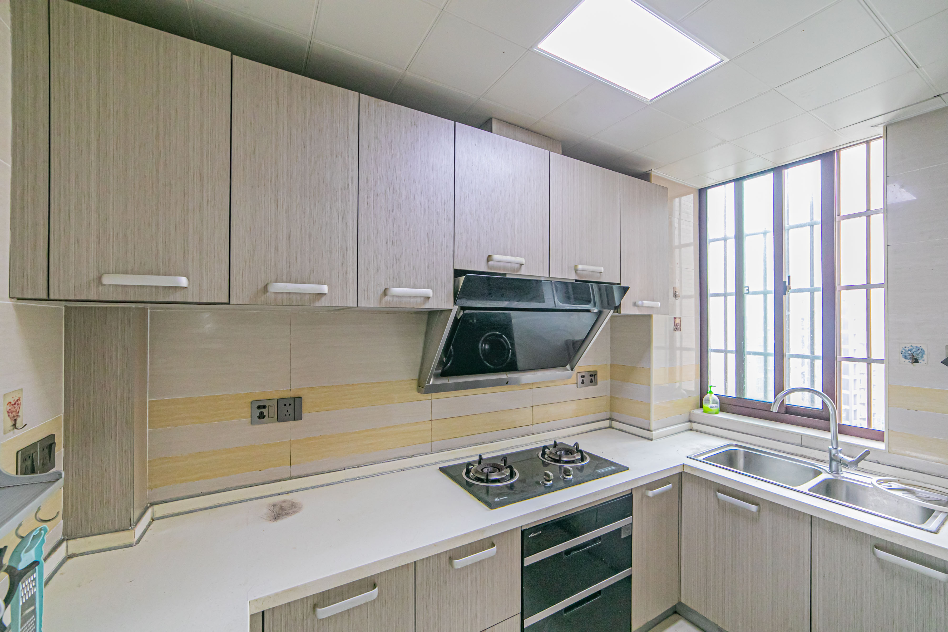 圆梦康乐城 4室2厅2卫 75.80万 圆梦康乐城 4室2厅2卫 75.80万其他