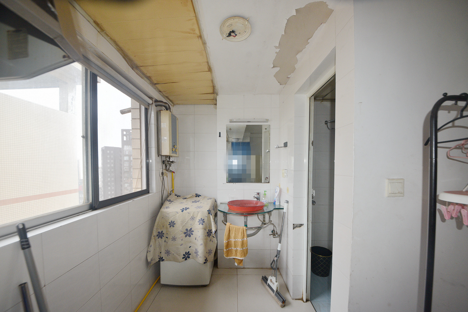 宏景名厦  2室2厅1卫   85.00万阳台