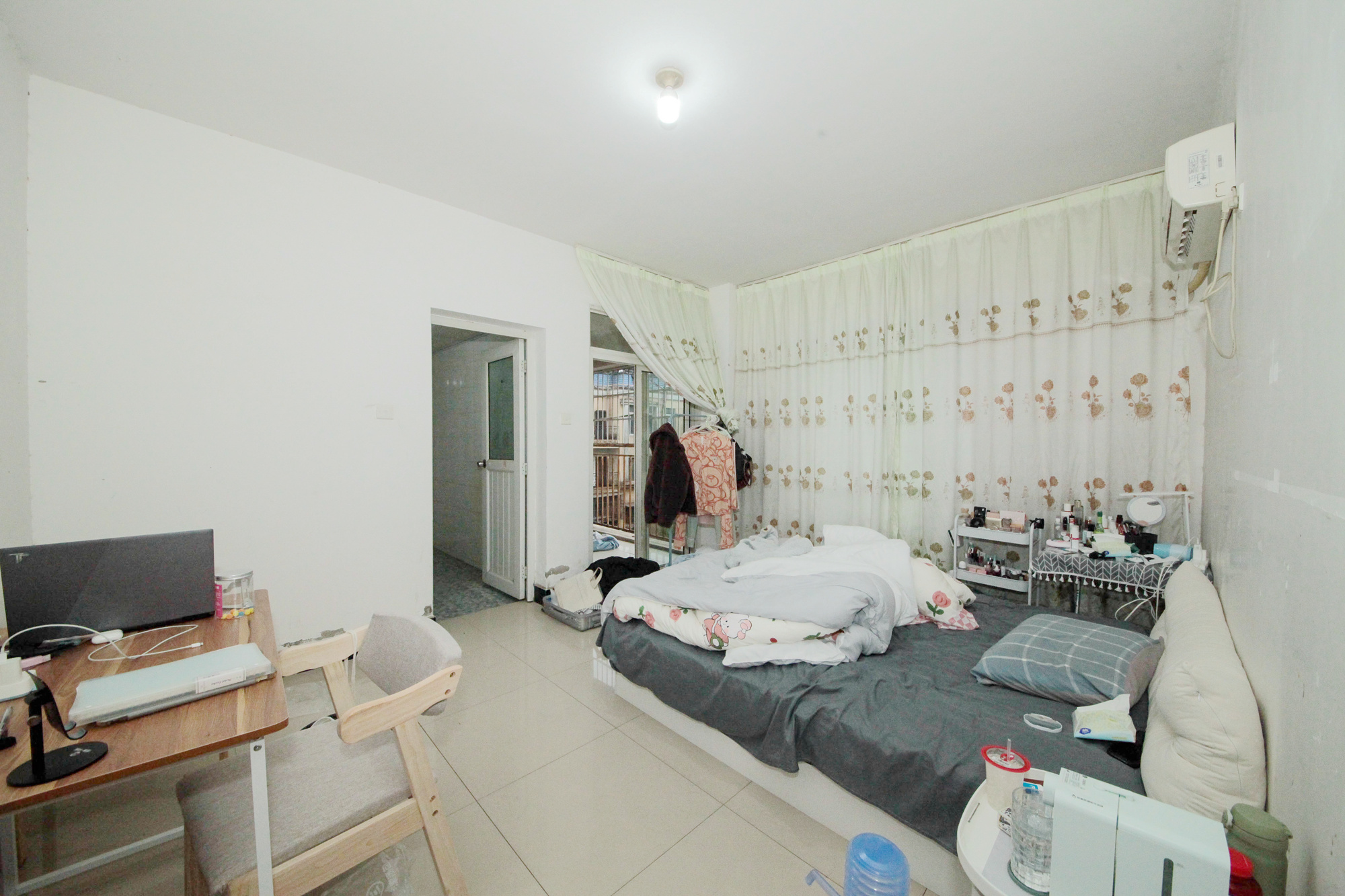 广场之星  3室2厅2卫   65.00万卧室