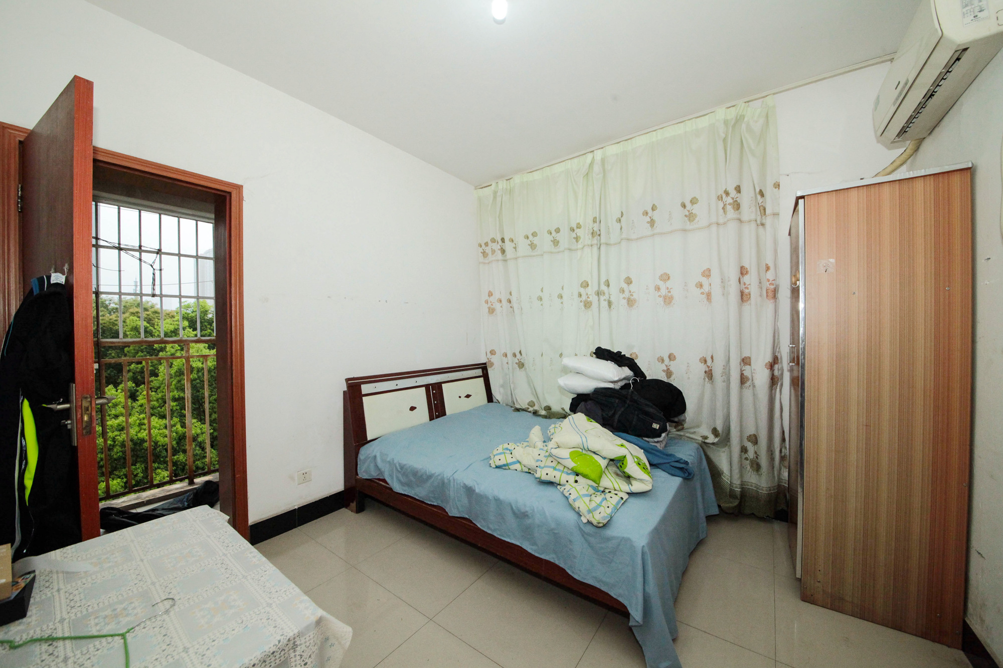 广场之星  3室2厅2卫   65.00万卧室