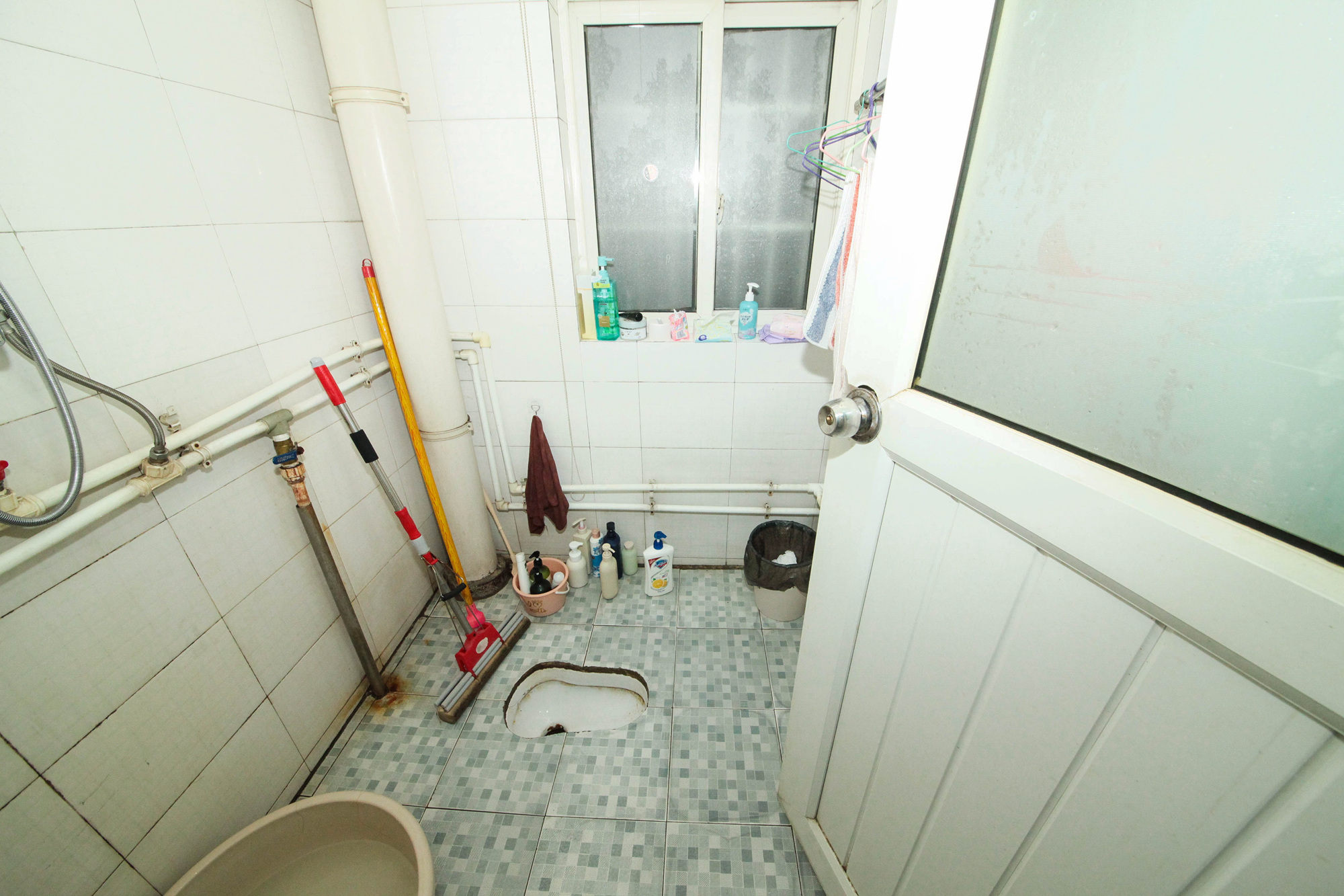 广场之星  3室2厅2卫   65.00万卫生间