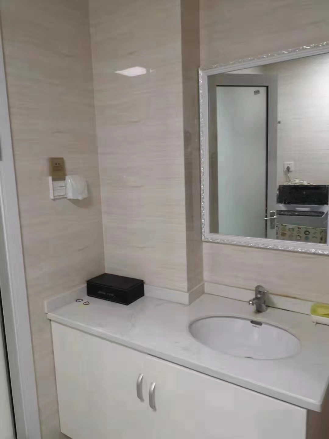 东方时代广场 1室1厅1卫 27.00万 东方时代广场 1室1厅1卫 27.00万室内图