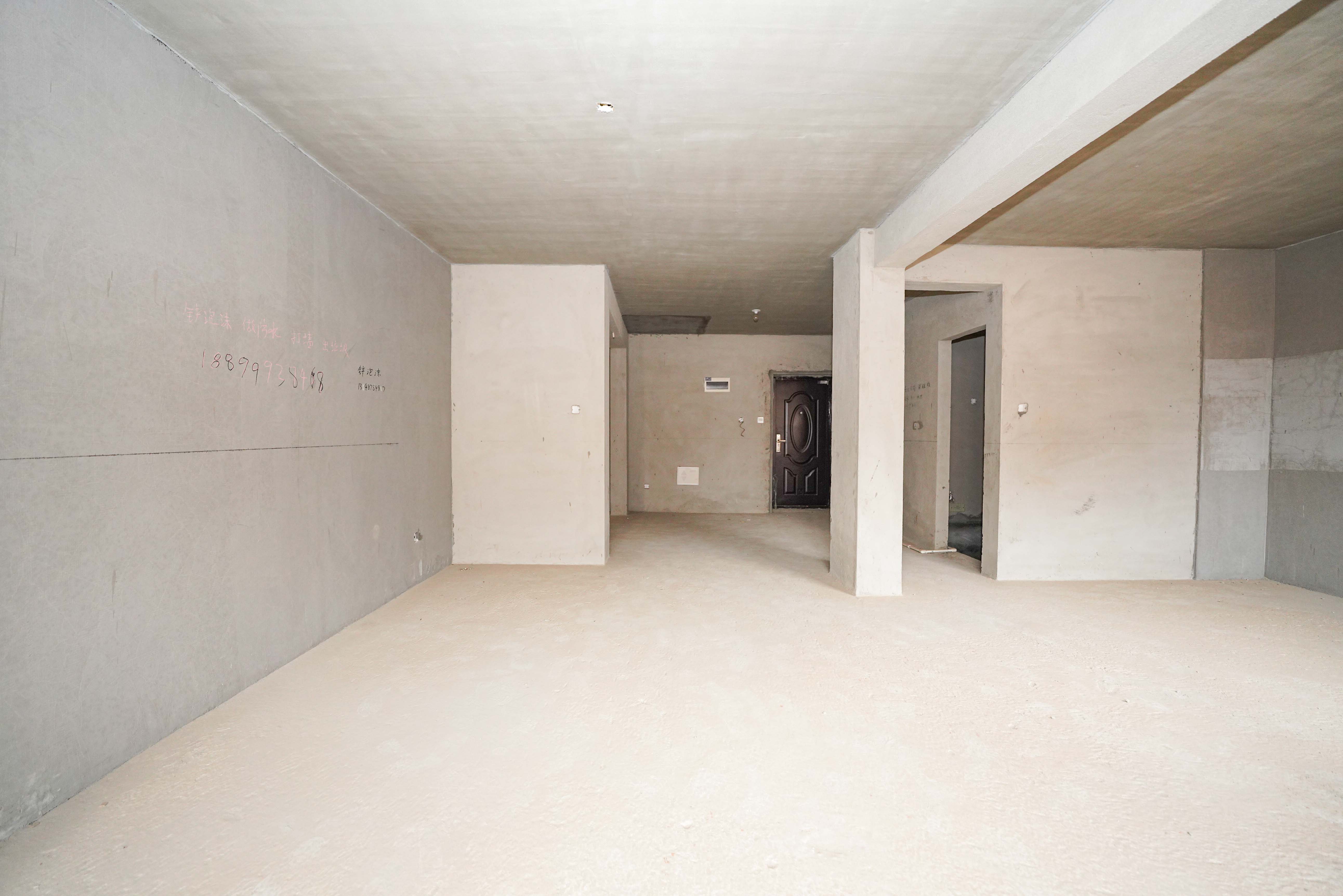 丽发新城  2室2厅1卫   49.50万客厅