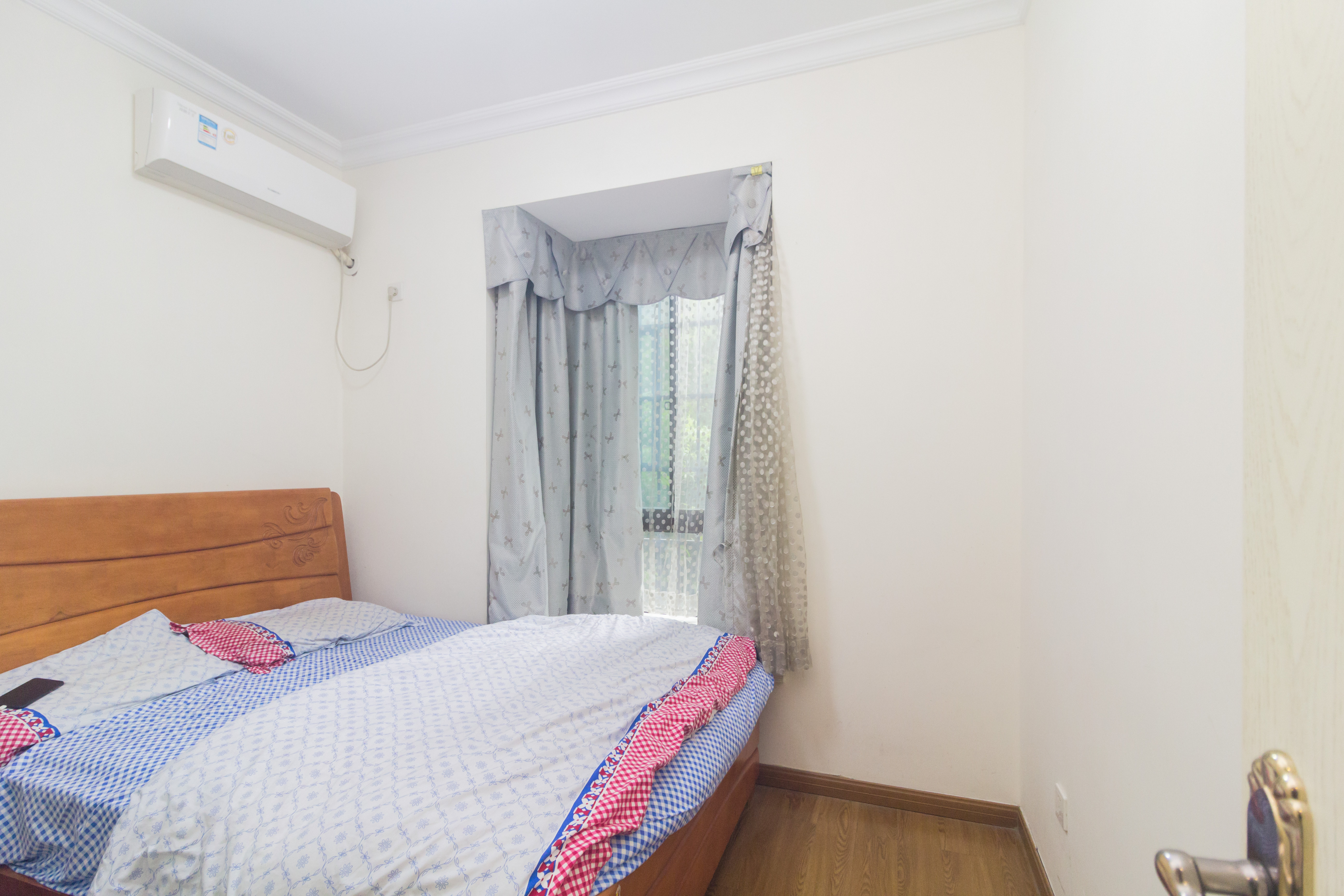 三景华御 4室2厅1卫 99.0万 三景华御 4室2厅1卫 99.0万卧室