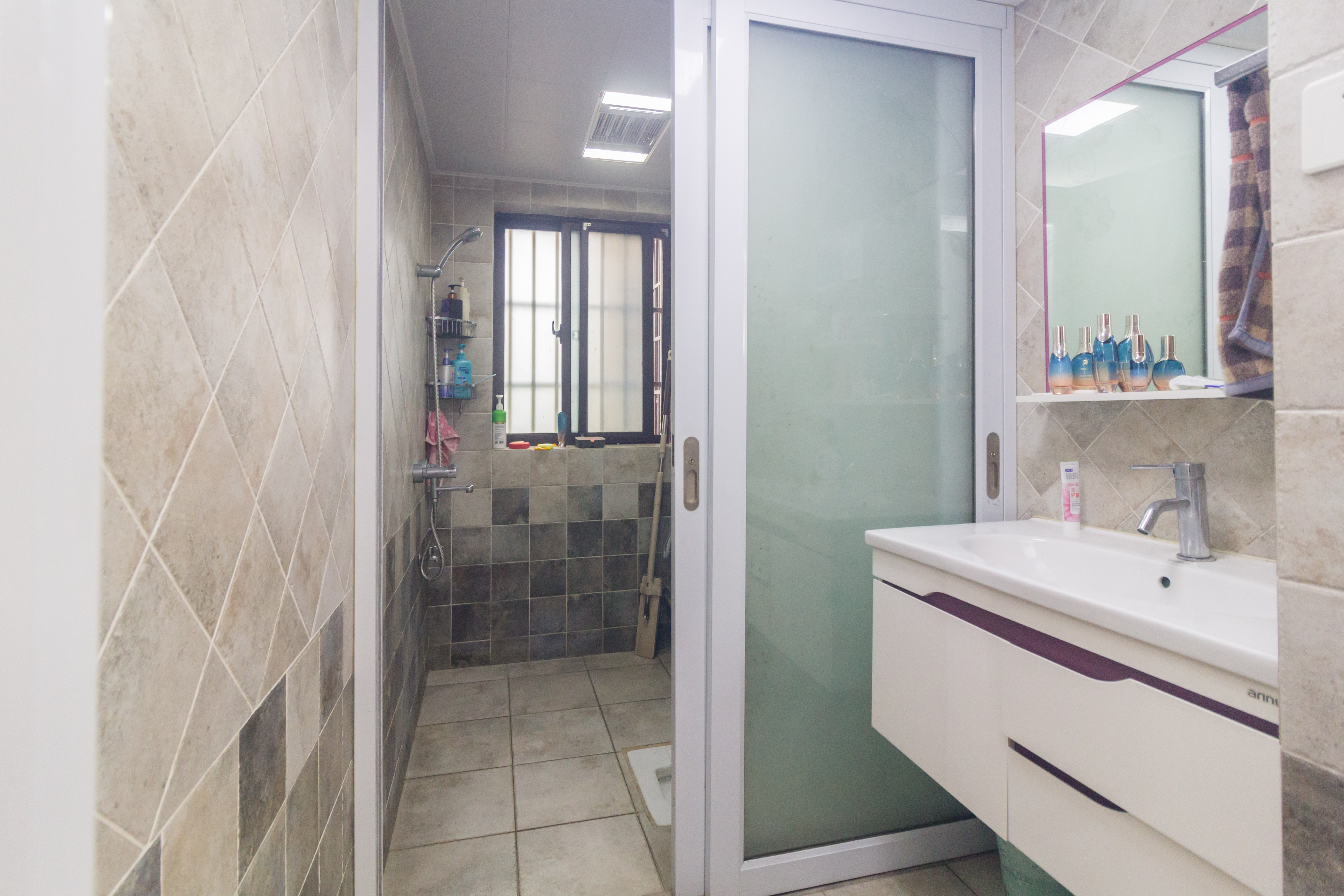 三景华御 4室2厅1卫 99.0万 三景华御 4室2厅1卫 99.0万卫生间