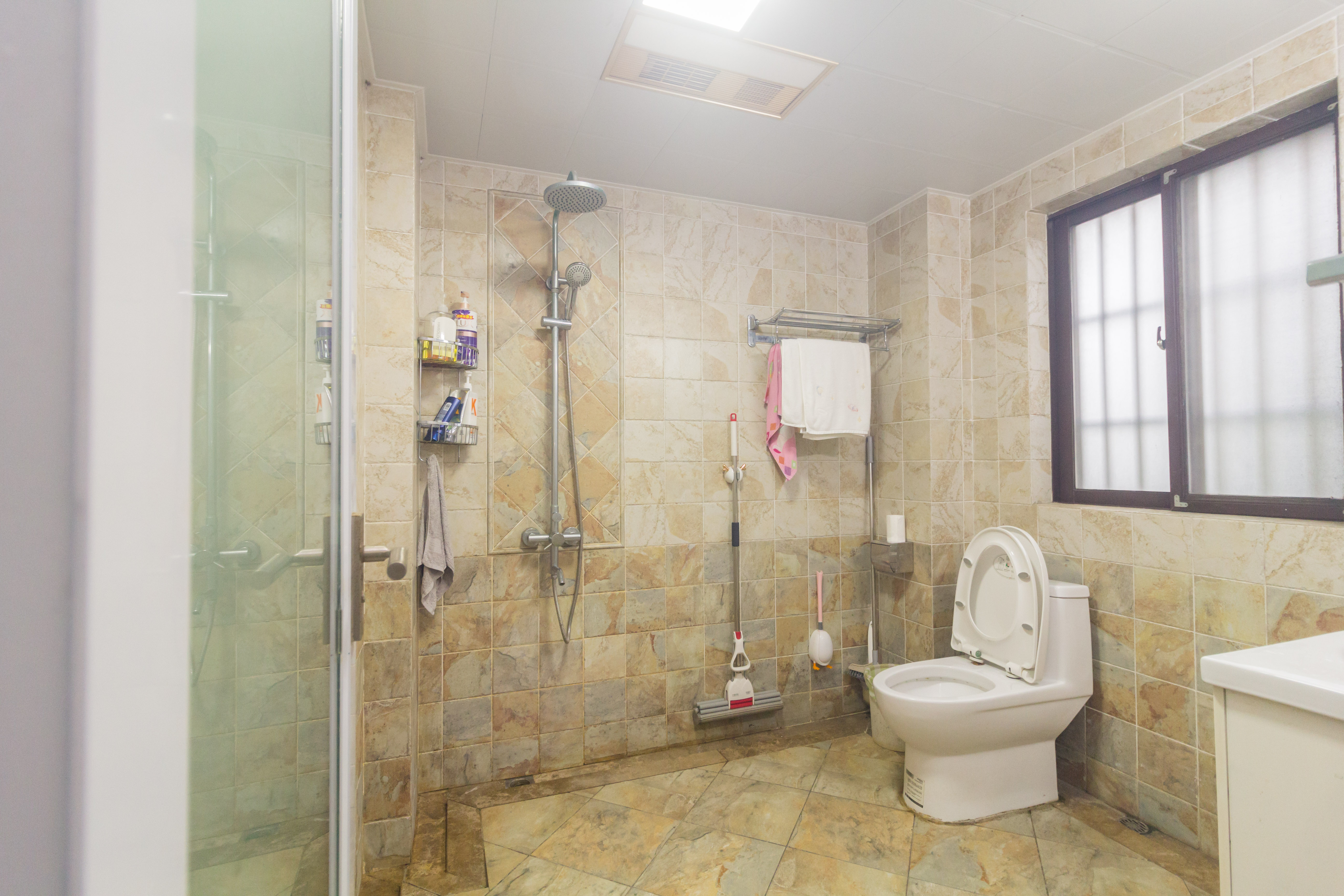 三景华御 4室2厅1卫 99.0万 三景华御 4室2厅1卫 99.0万卫生间