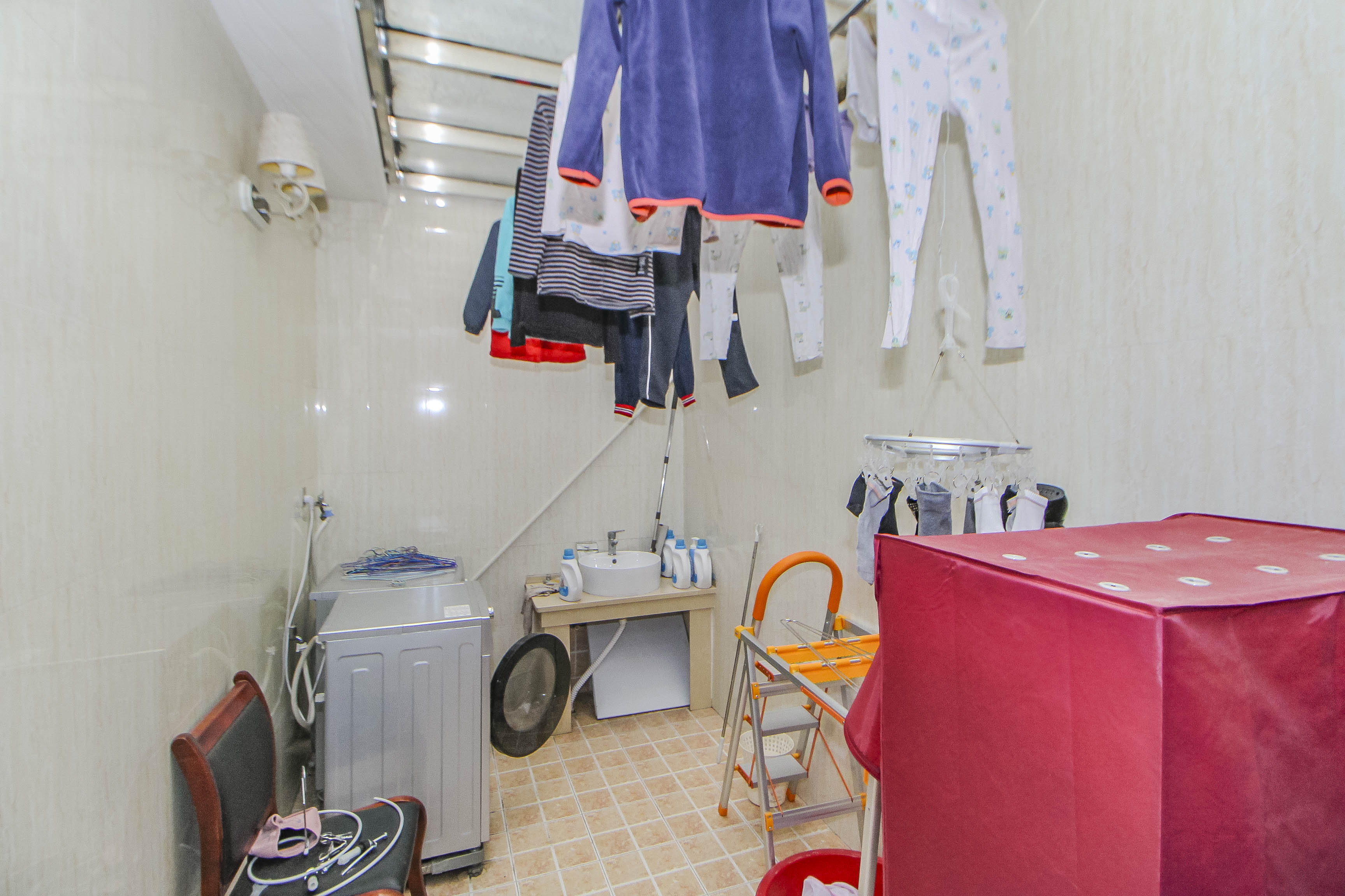 枫华府第  6室2厅3卫   139.00万其他