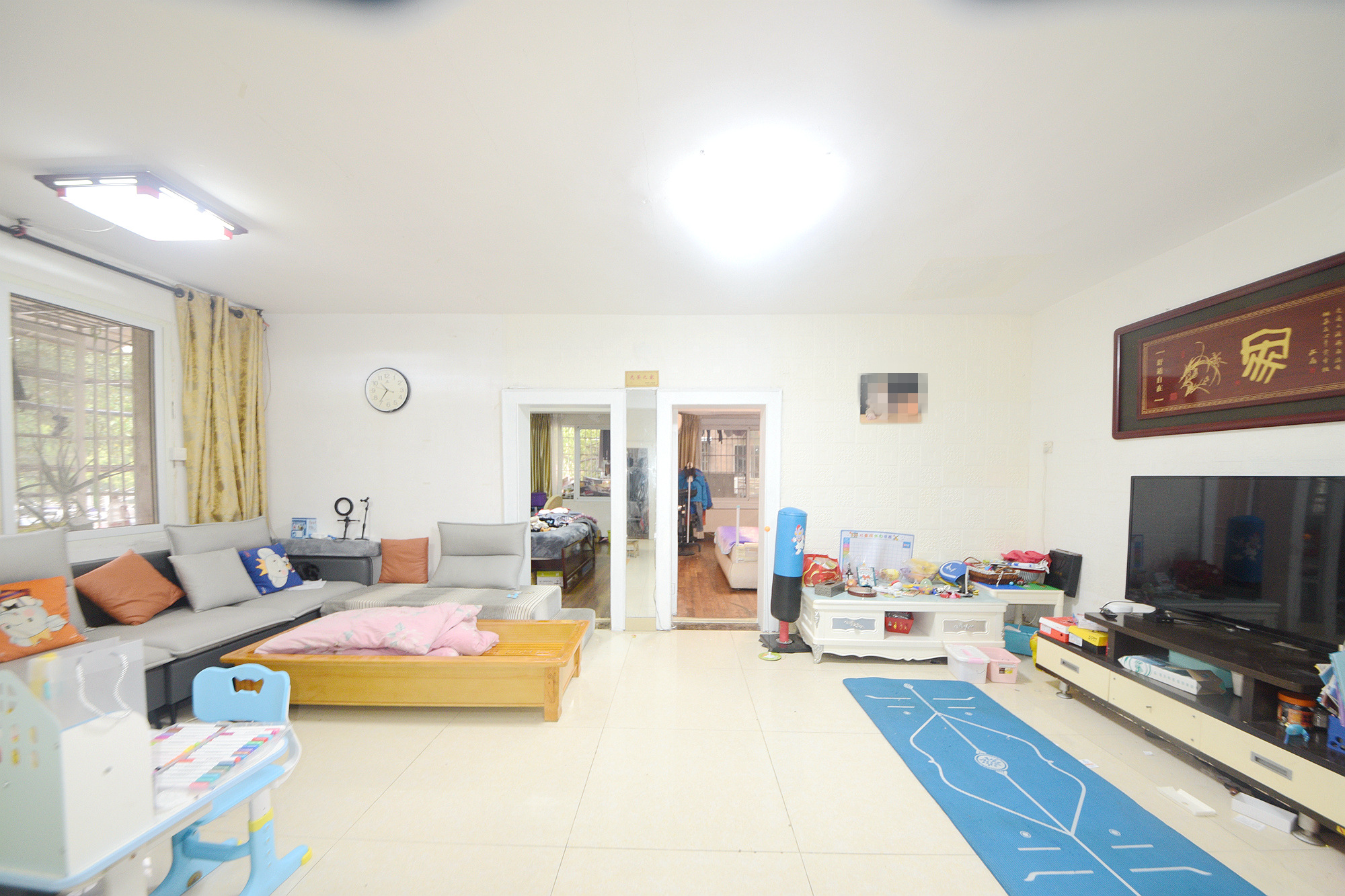 华达家园  3室2厅2卫    67.8万客厅