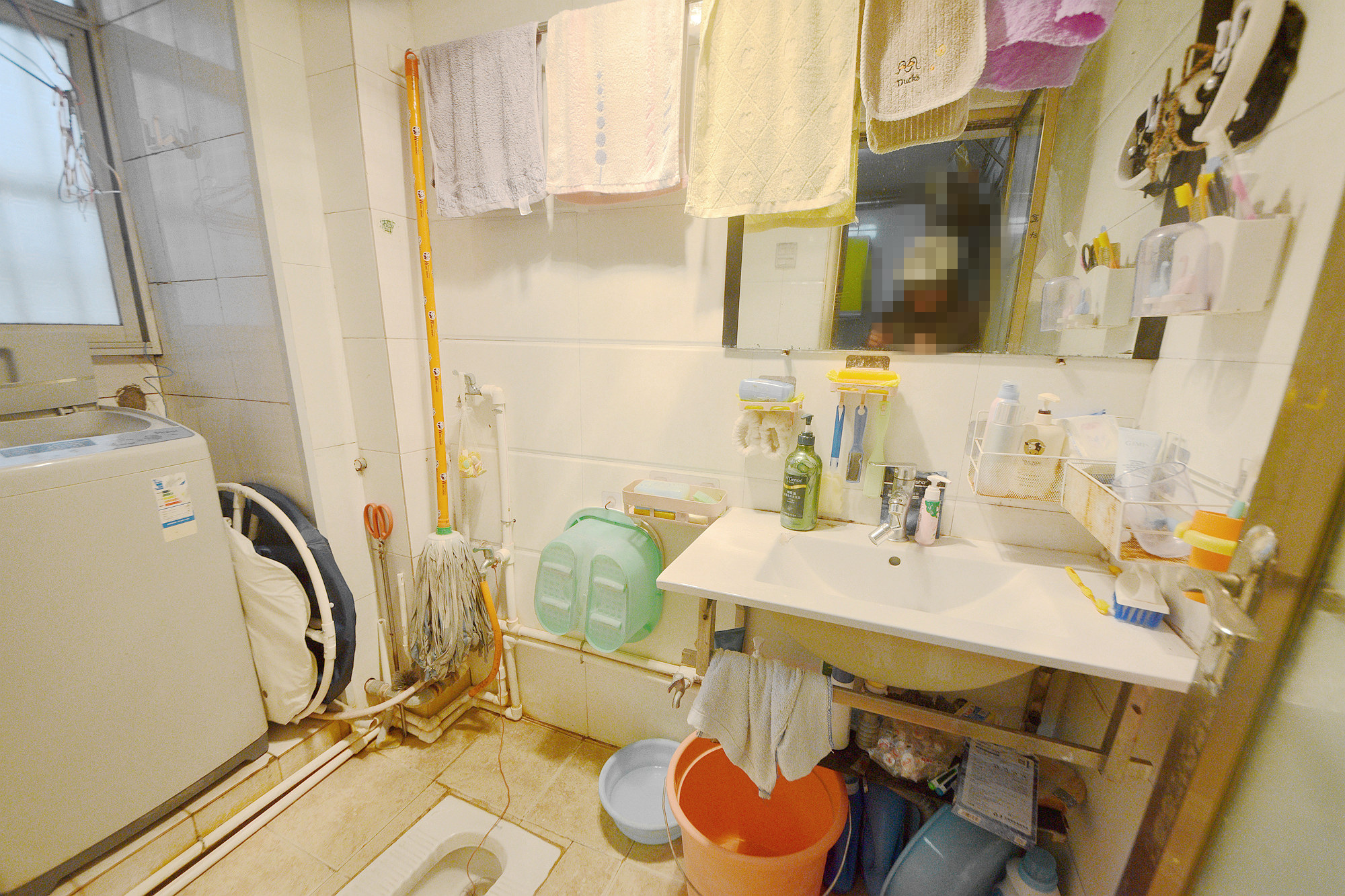 华达家园  3室2厅2卫    67.8万卫生间