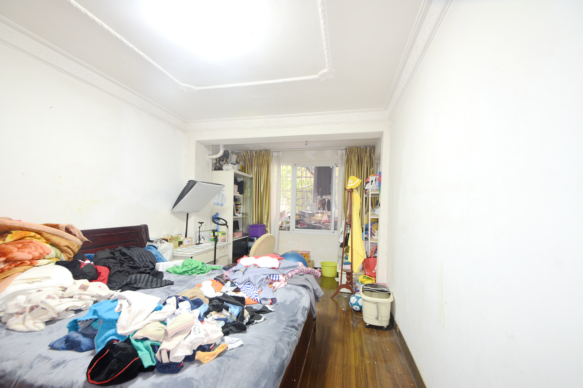 华达家园  3室2厅2卫    67.8万卧室