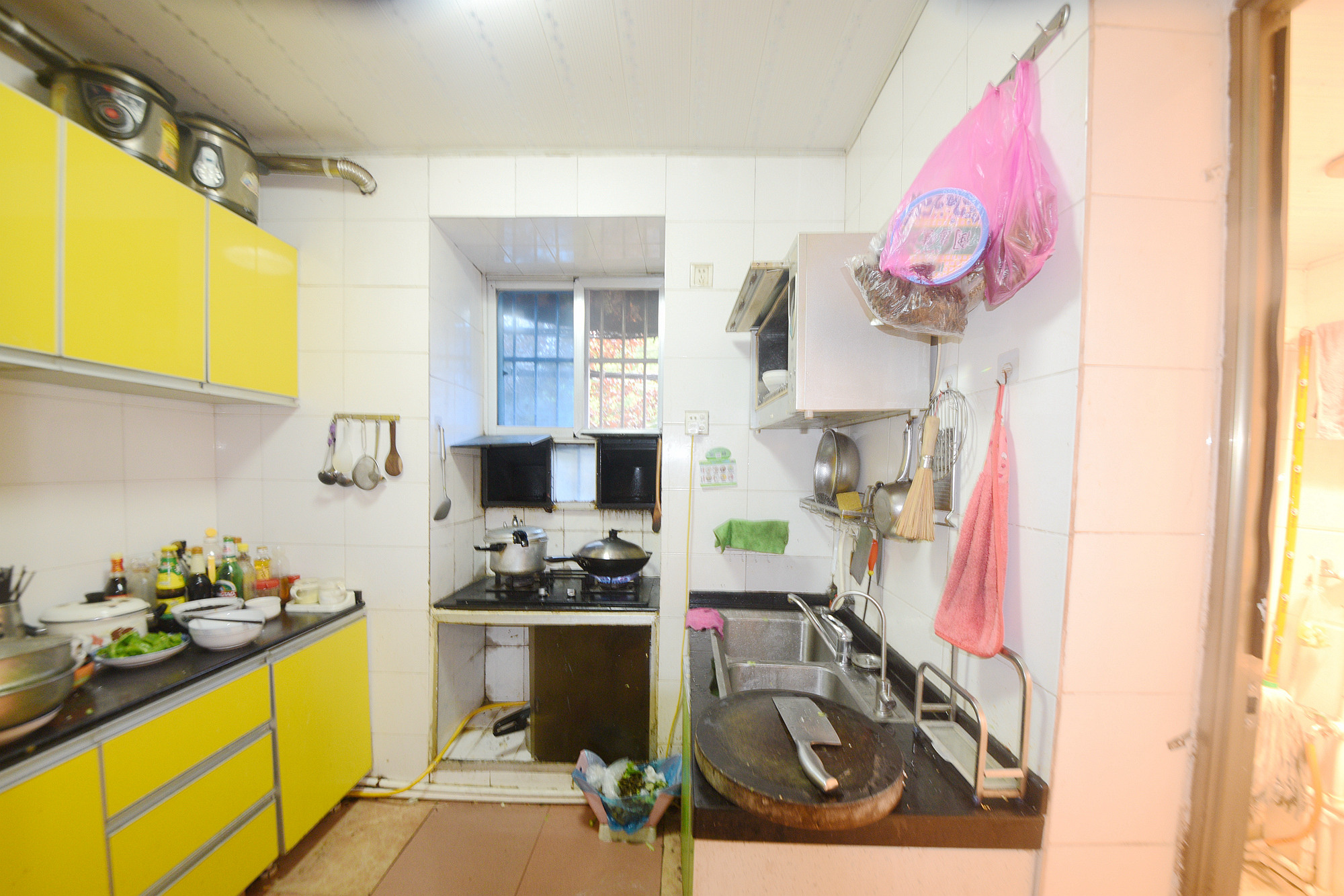 华达家园  3室2厅2卫    67.8万厨房