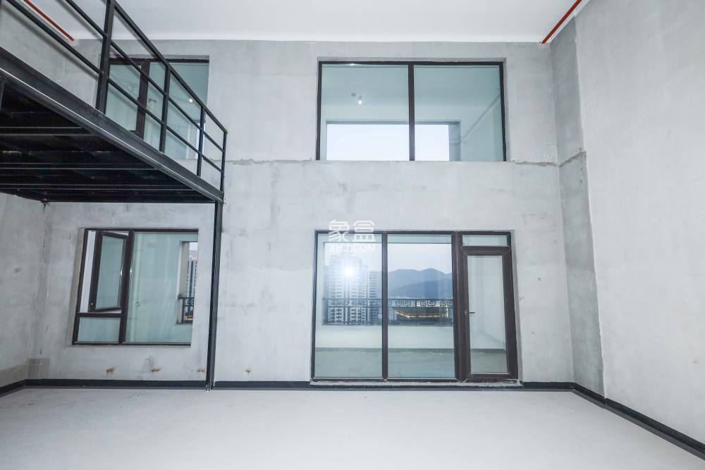 建发央著 5室2厅1厨3卫 408.00万