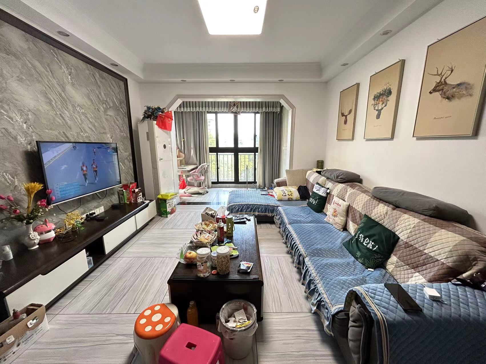 奥园广场 4室2厅2卫 72.5万 奥园广场 4室2厅2卫 72.5万室内图