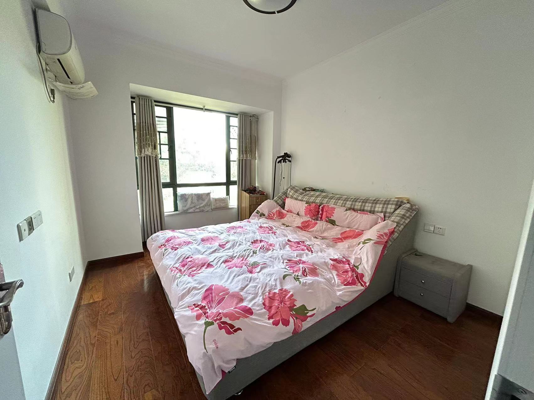 奥园广场 4室2厅2卫 72.5万 奥园广场 4室2厅2卫 72.5万室内图