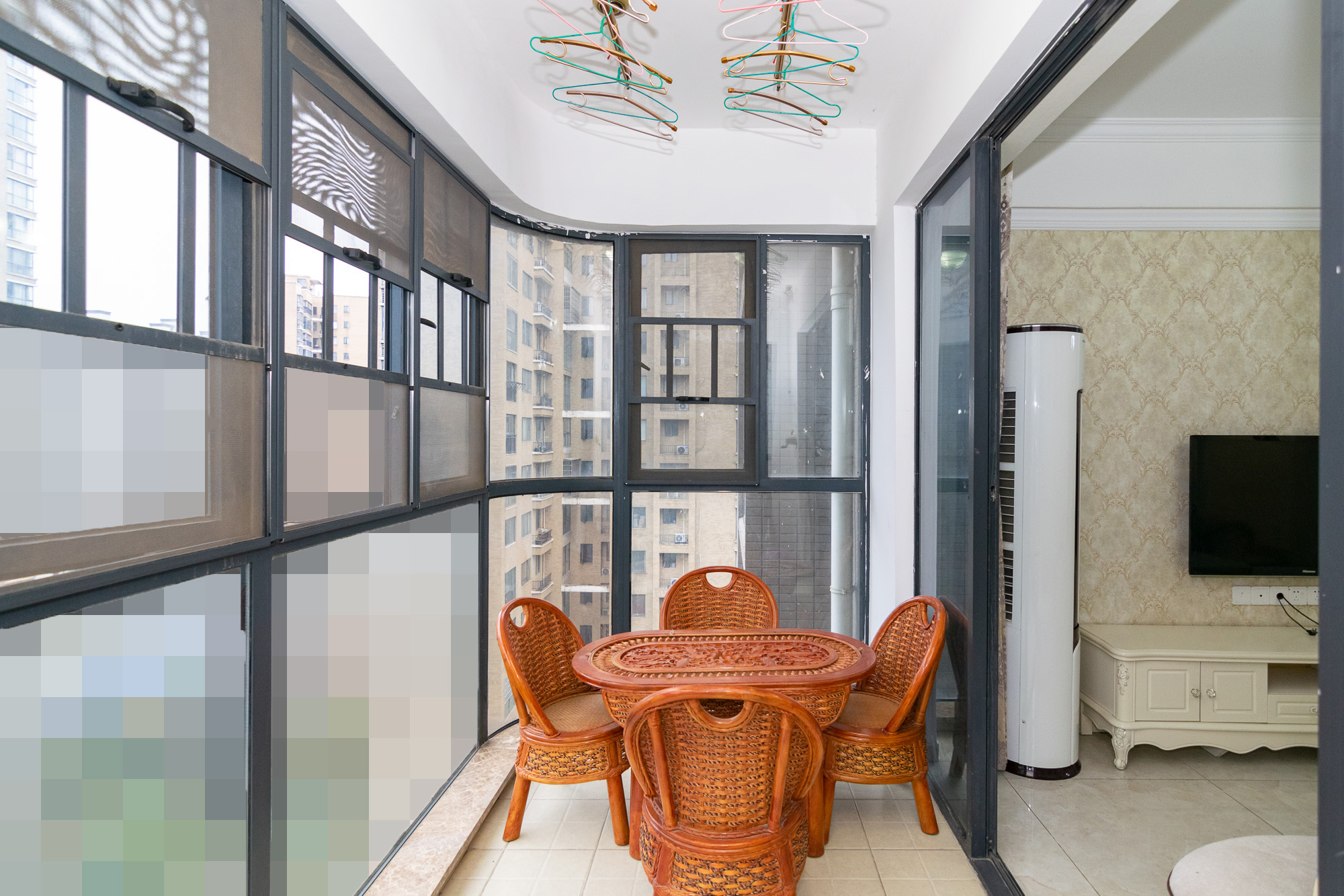 名家翡翠花园  3室2厅1卫   126.50万阳台