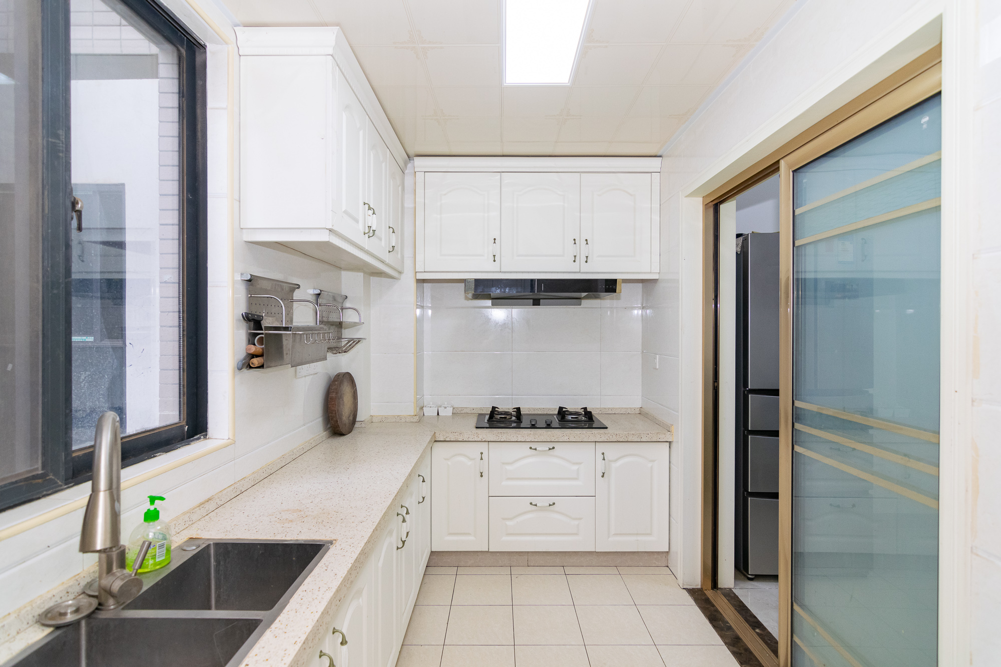 名家翡翠花园  3室2厅1卫   126.50万厨房