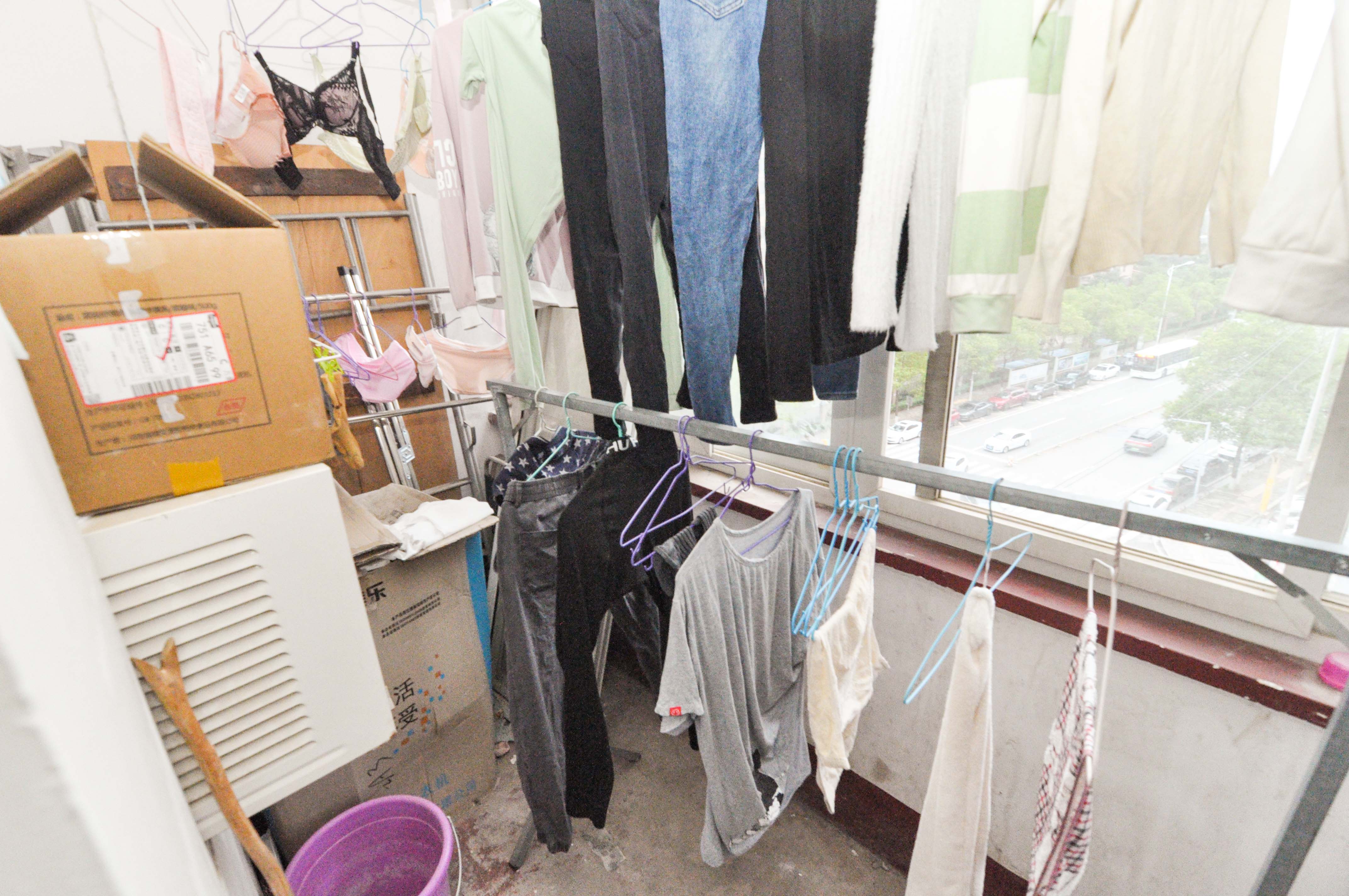 制鞋厂宿舍  2室1厅1卫   43.80万阳台