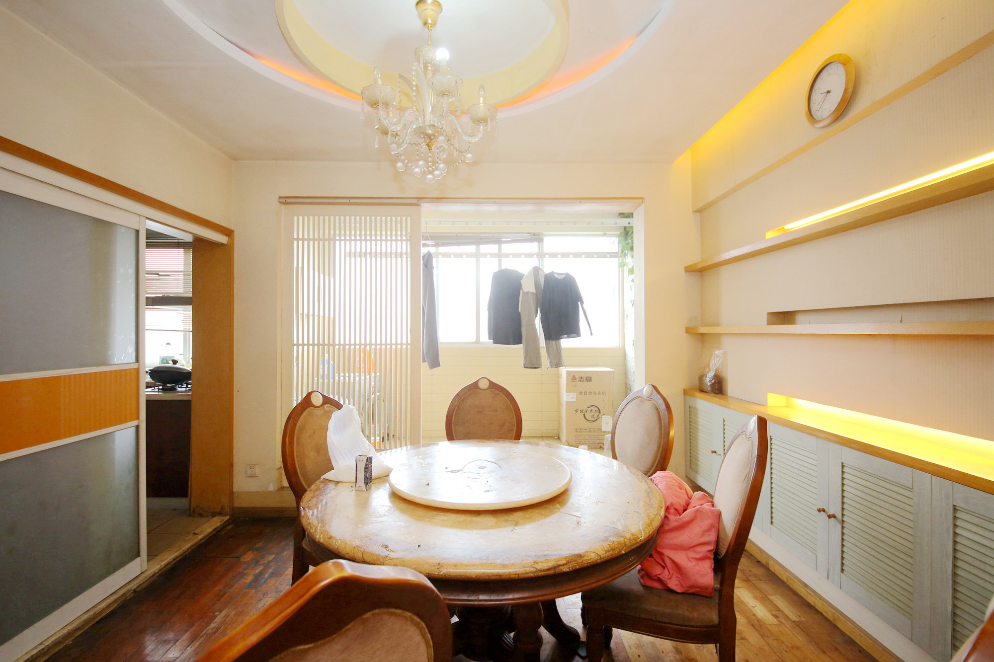 农广校单位宿舍  5室2厅2卫   112.00万客厅