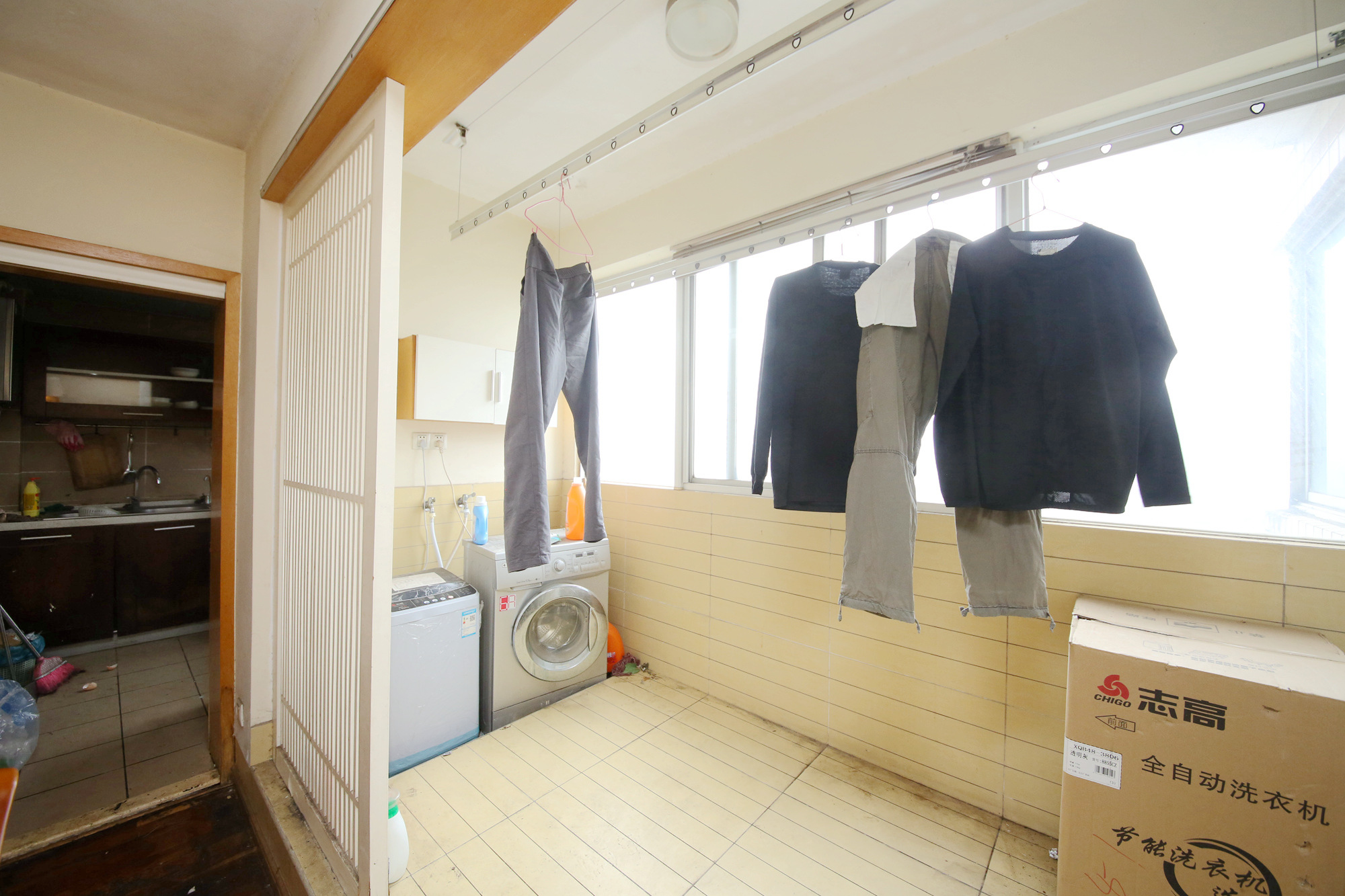 农广校单位宿舍  5室2厅2卫   112.00万客厅