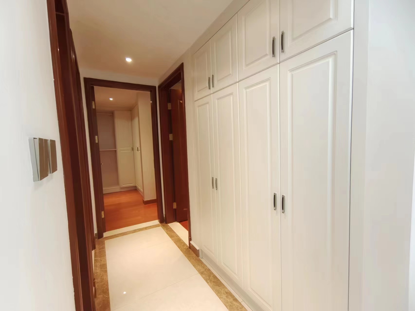 恒大华府 3室2厅2卫 100.00万 恒大华府 3室2厅2卫 100.00万室内图