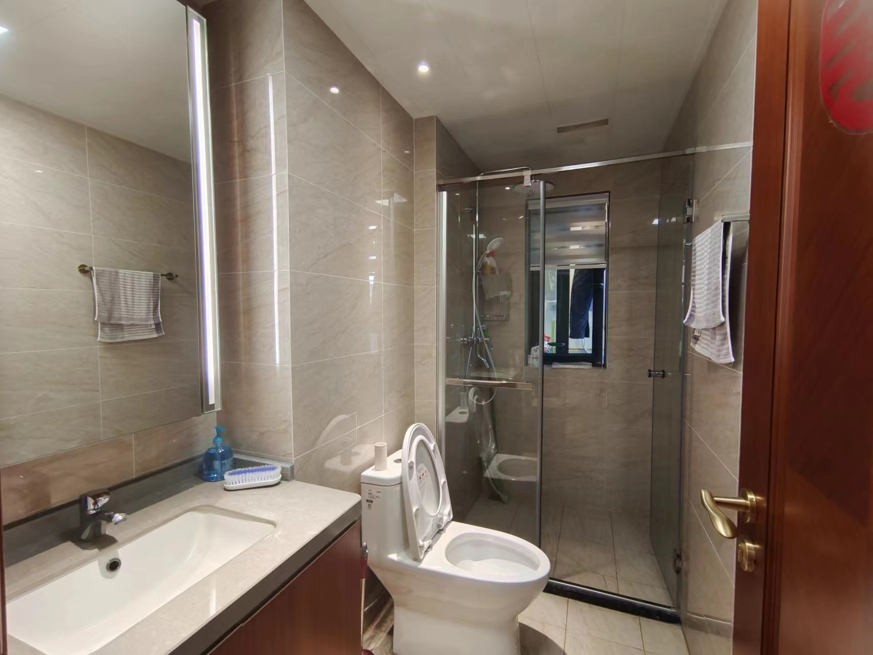 恒大华府 3室2厅2卫 100.00万 恒大华府 3室2厅2卫 100.00万室内图