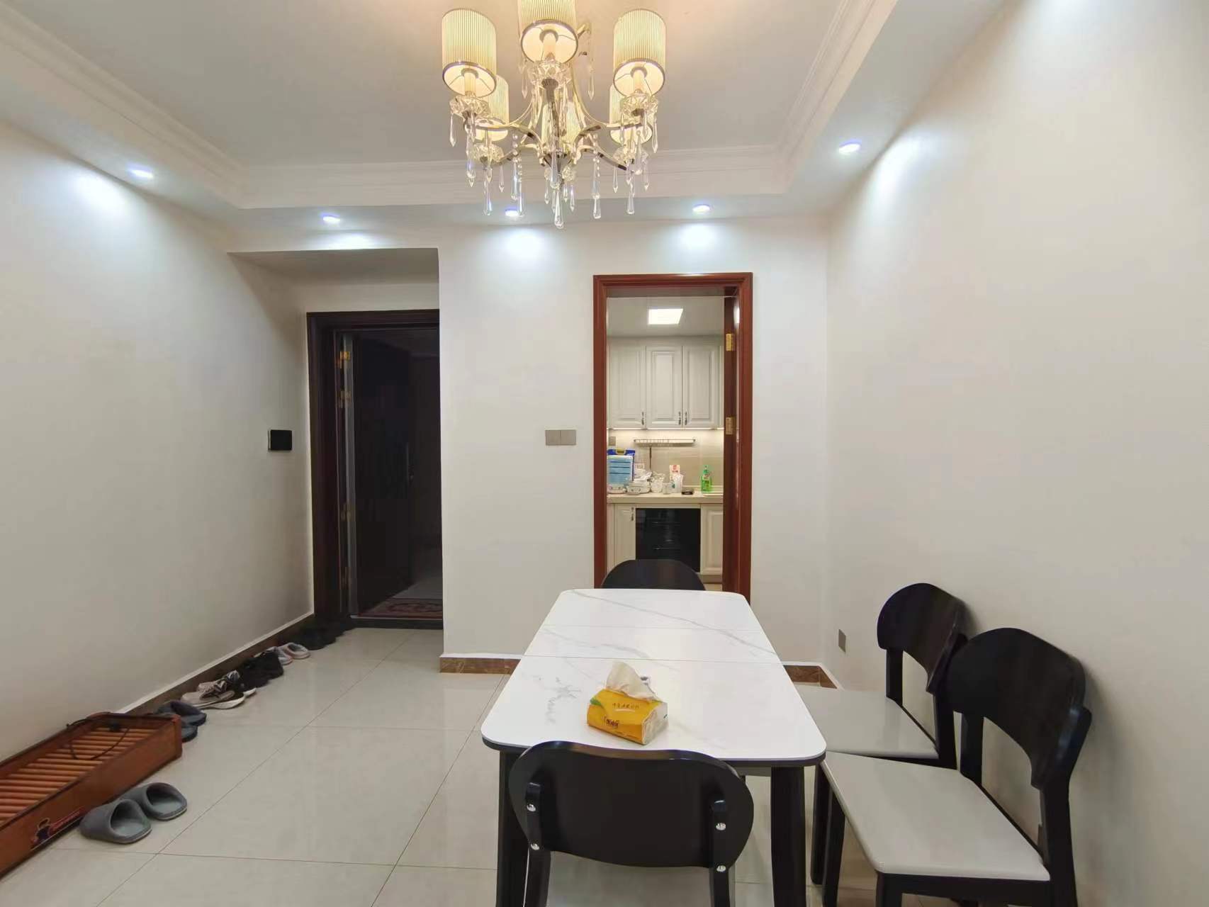 恒大华府 3室2厅2卫 100.00万 恒大华府 3室2厅2卫 100.00万室内图