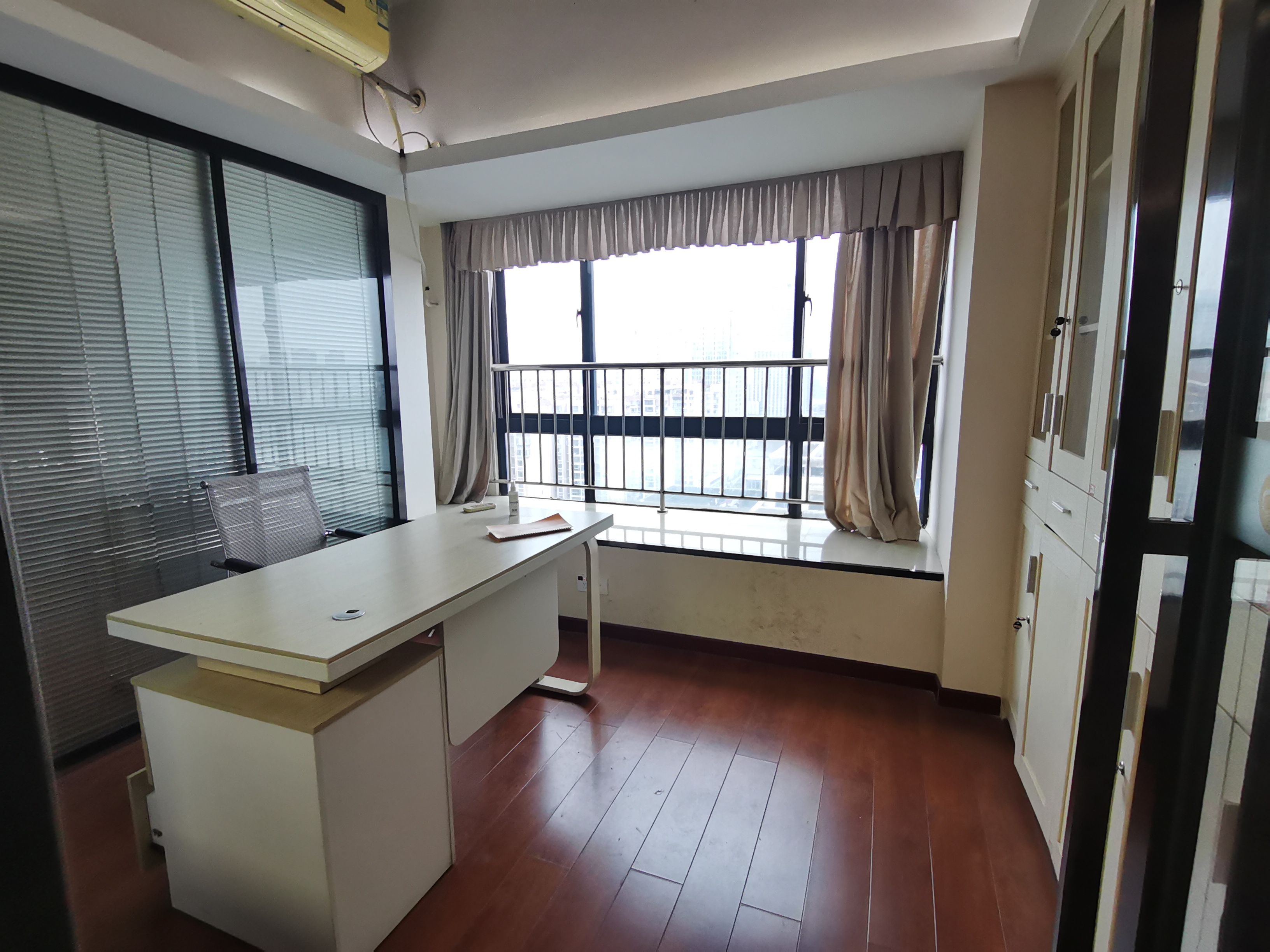 慈善大厦  1室1厅1卫    29.0万 慈善大厦  1室1厅1卫    29.0万室内图