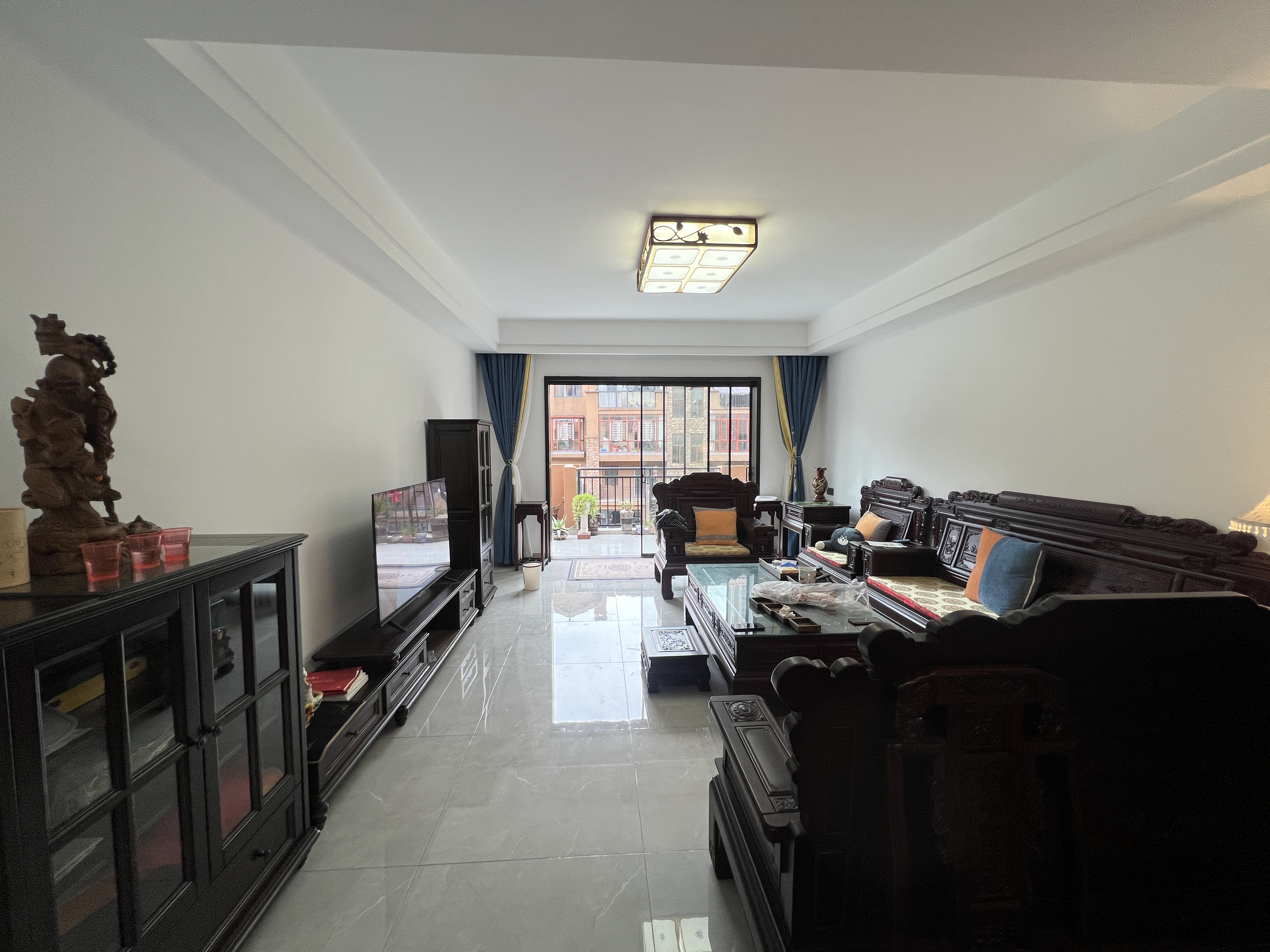 金水湾 4室2厅2卫 148.00万 金水湾 4室2厅2卫 148.00万客厅