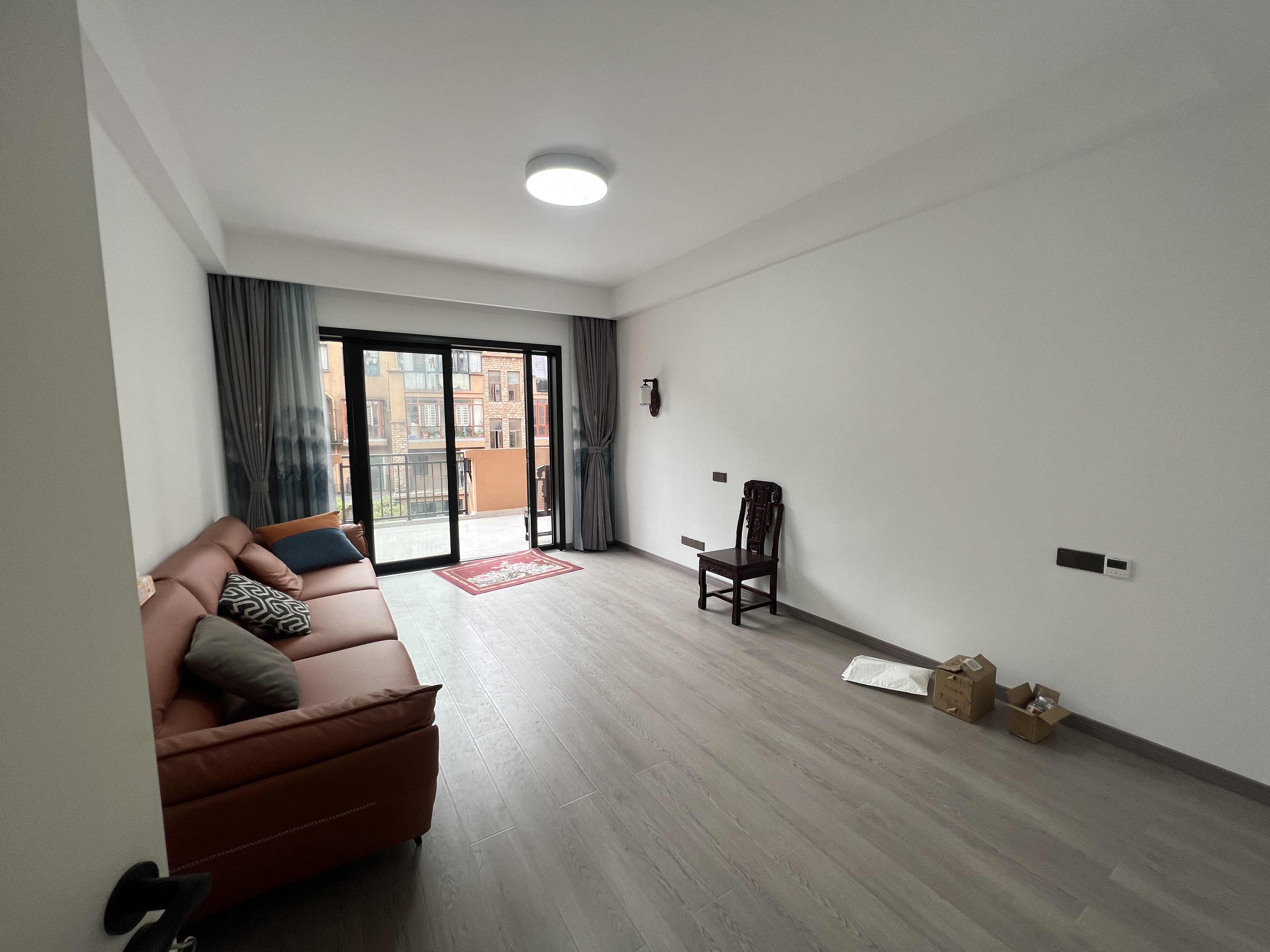 金水湾 4室2厅2卫 148.00万 金水湾 4室2厅2卫 148.00万客厅