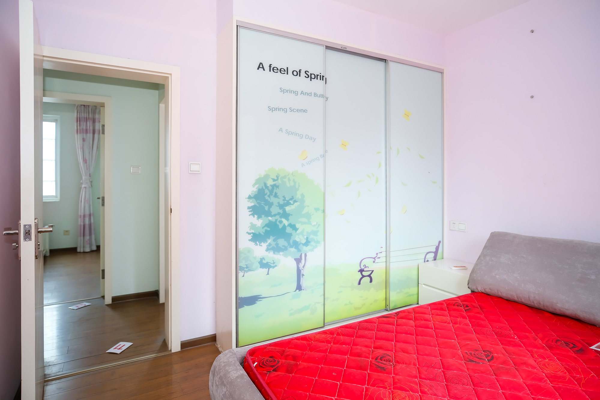 香槟小镇(香槟花苑) 3室2厅1卫 57.60万 香槟小镇(香槟花苑) 3室2厅1卫 57.60万卧室